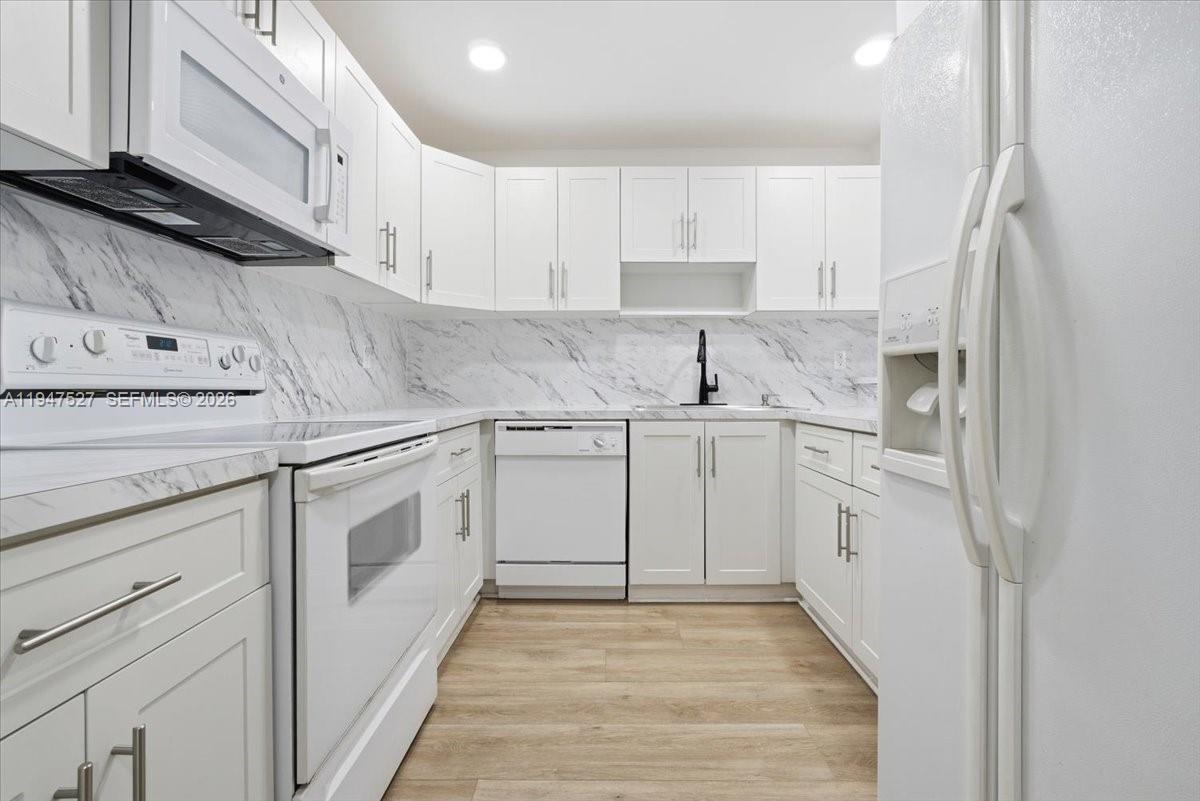 6960 Miami Gdns Dr #2-124