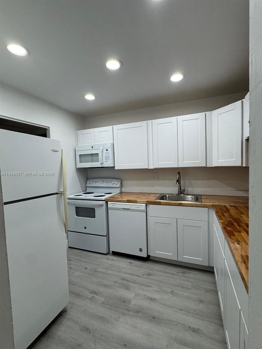 8051 S Colony Cir S #210 Tamarac, FL 33321