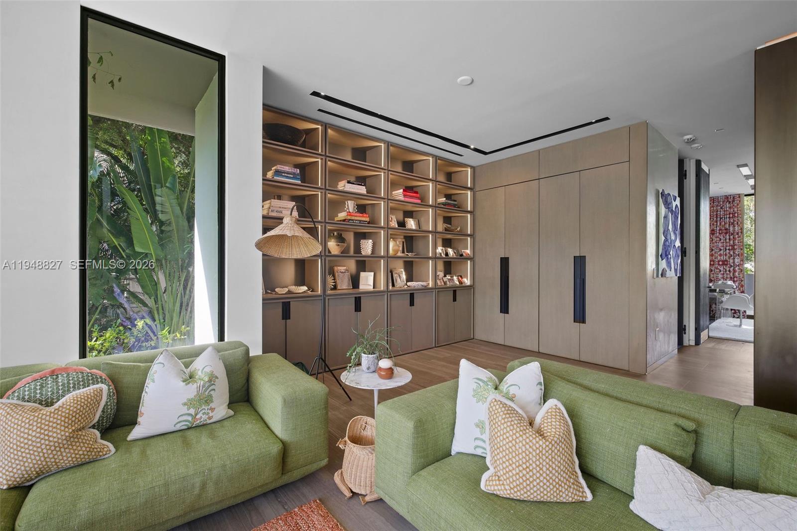 132 Paloma Dr Coral Gables, FL 33143