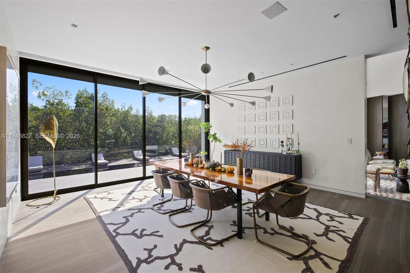 132 Paloma Dr Coral Gables, FL 33143