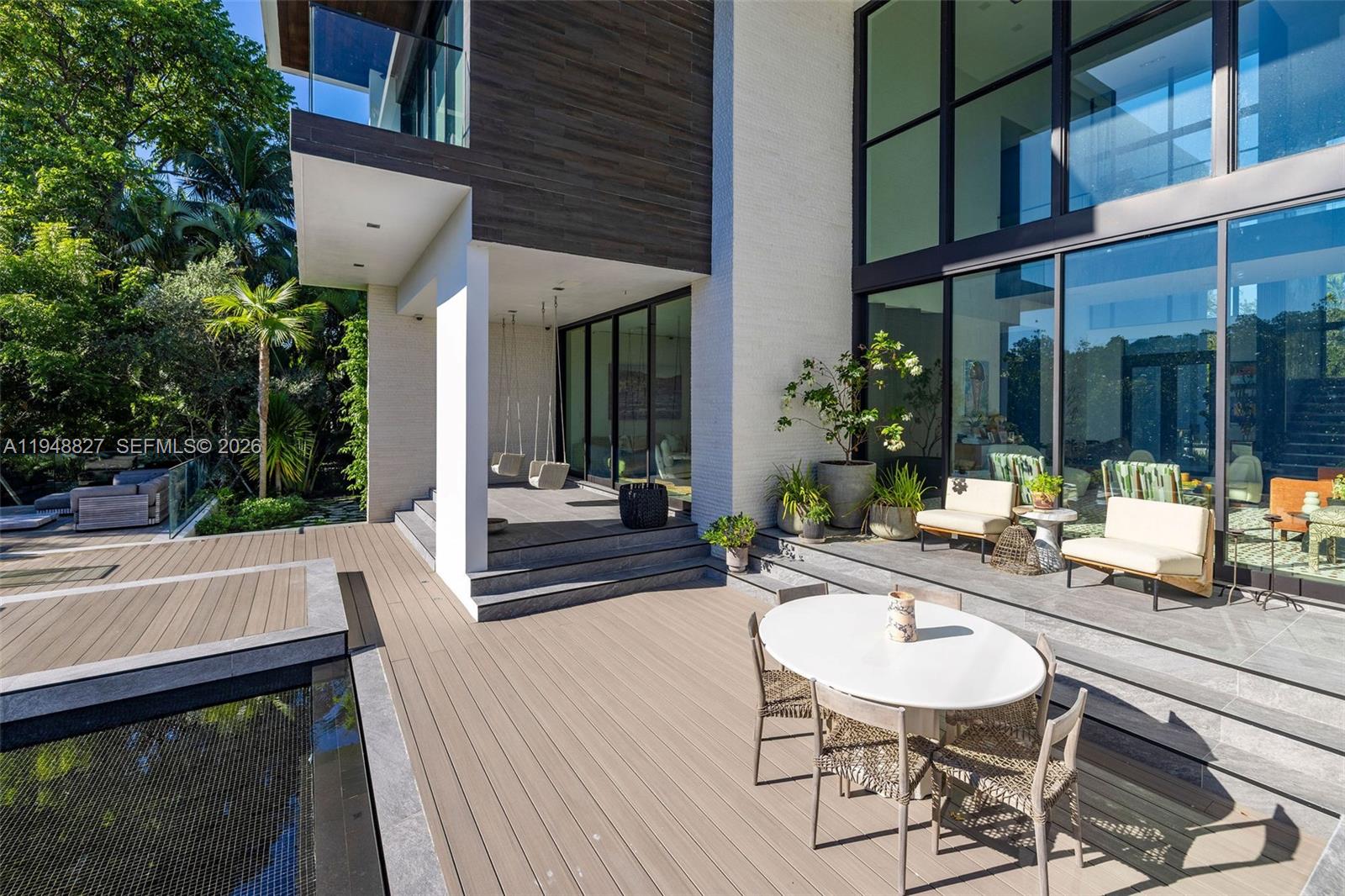 132 Paloma Dr Coral Gables, FL 33143