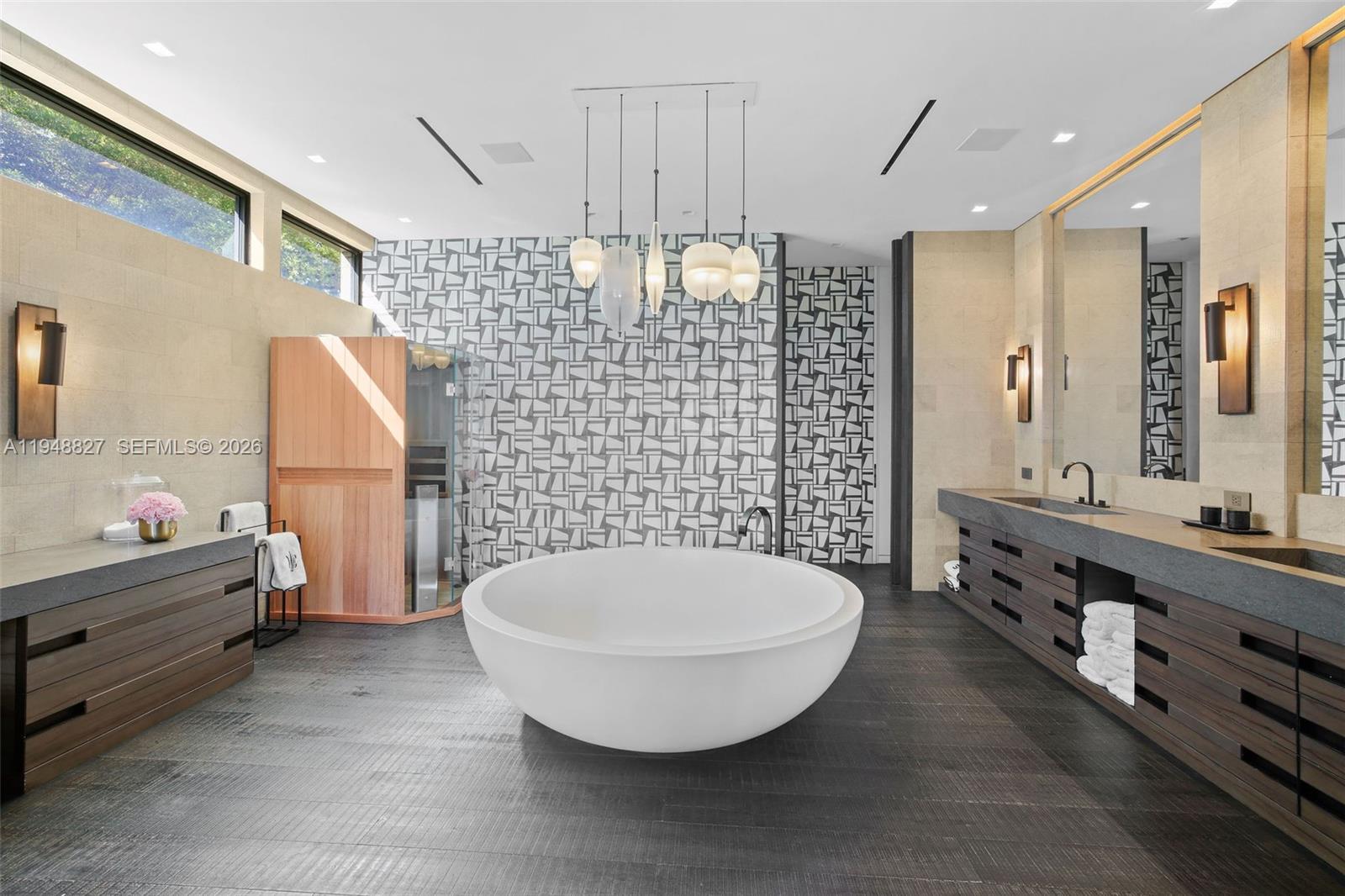 132 Paloma Dr Coral Gables, FL 33143