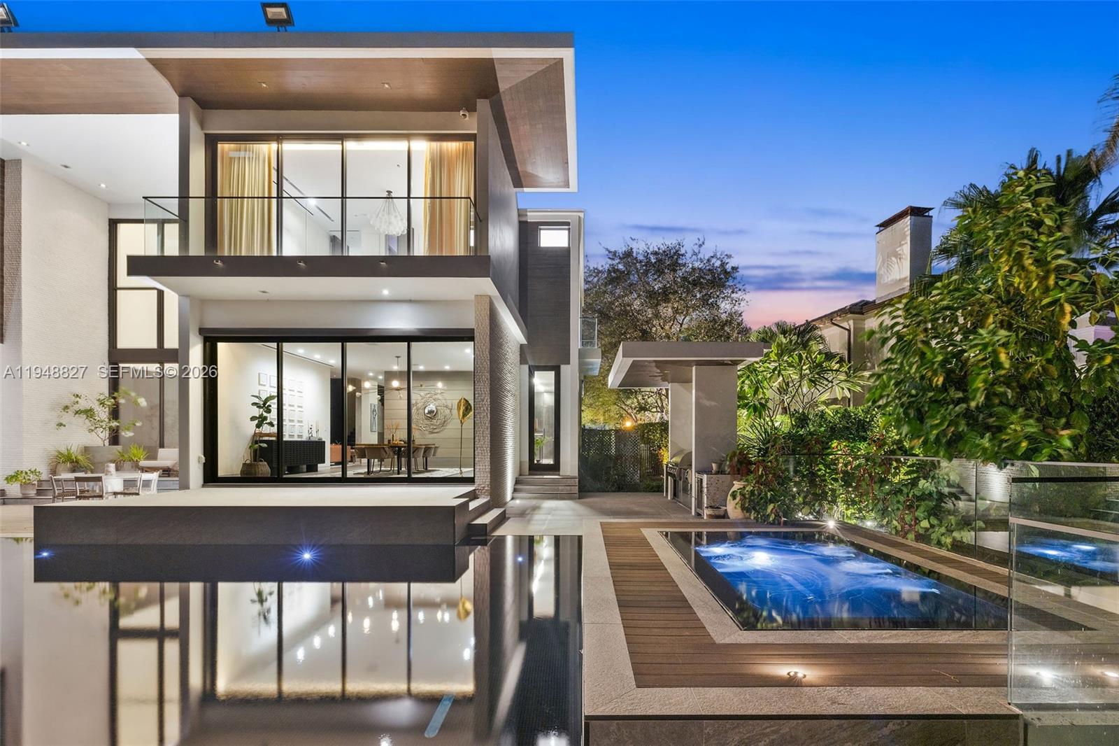 132 Paloma Dr Coral Gables, FL 33143