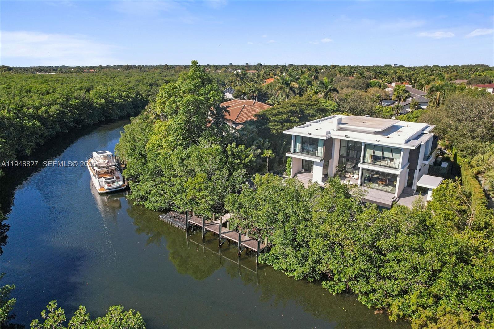 132 Paloma Dr Coral Gables, FL 33143