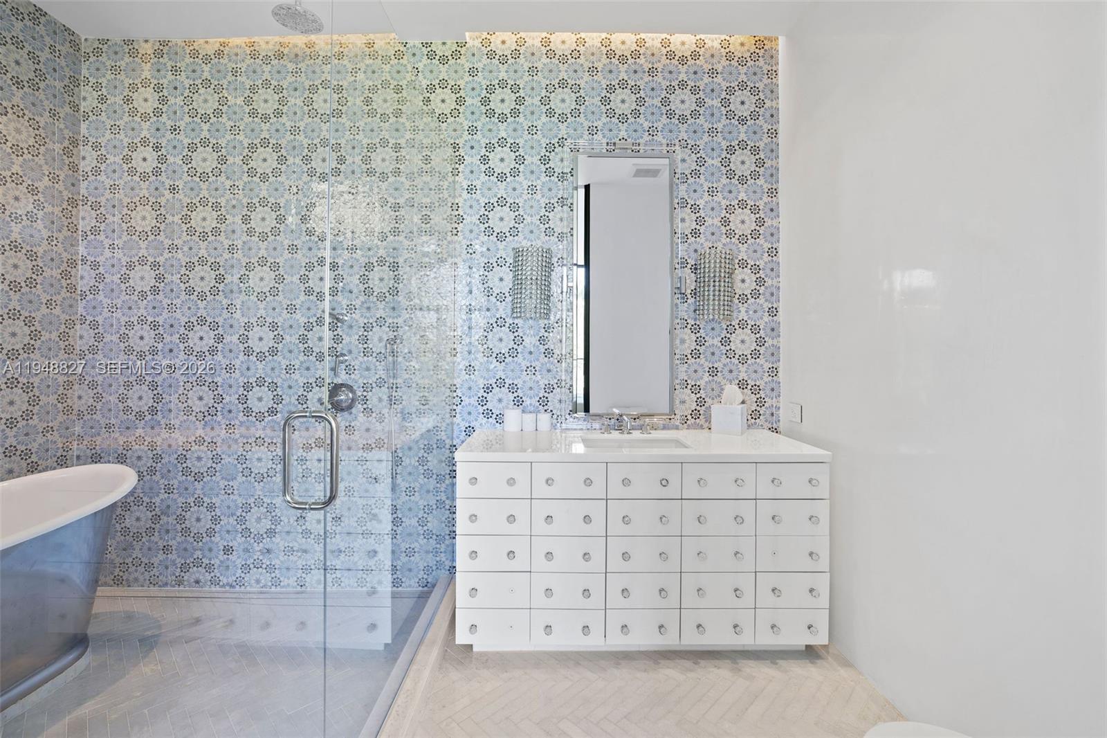 132 Paloma Dr Coral Gables, FL 33143