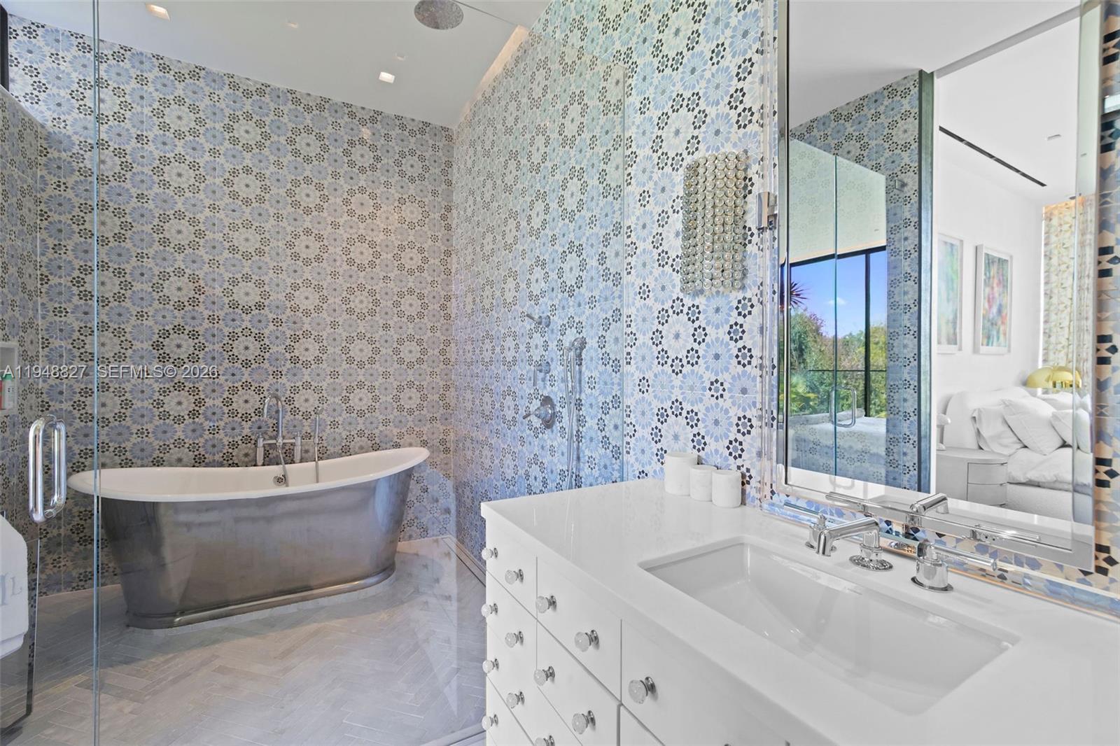 132 Paloma Dr Coral Gables, FL 33143