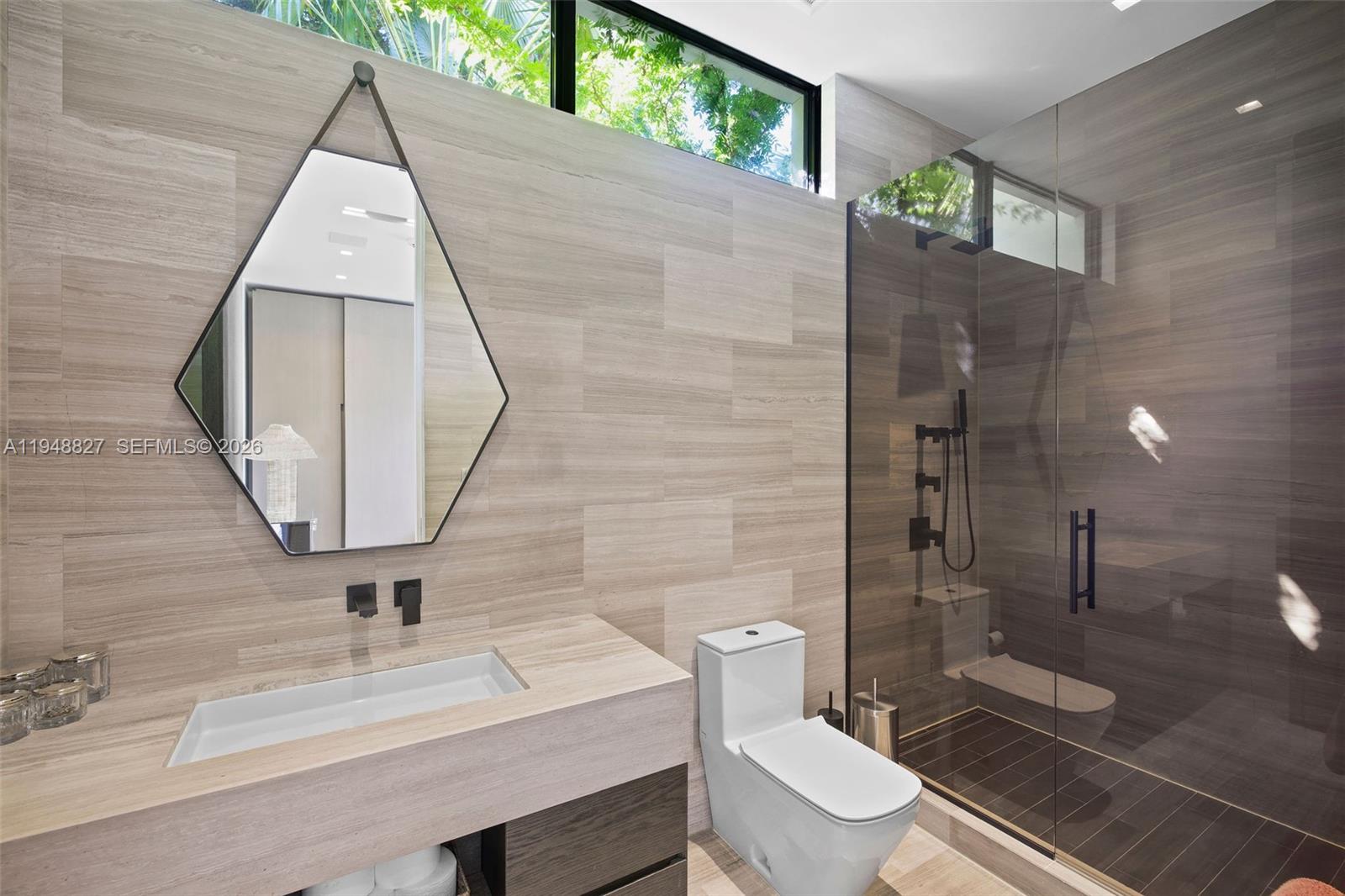 132 Paloma Dr Coral Gables, FL 33143