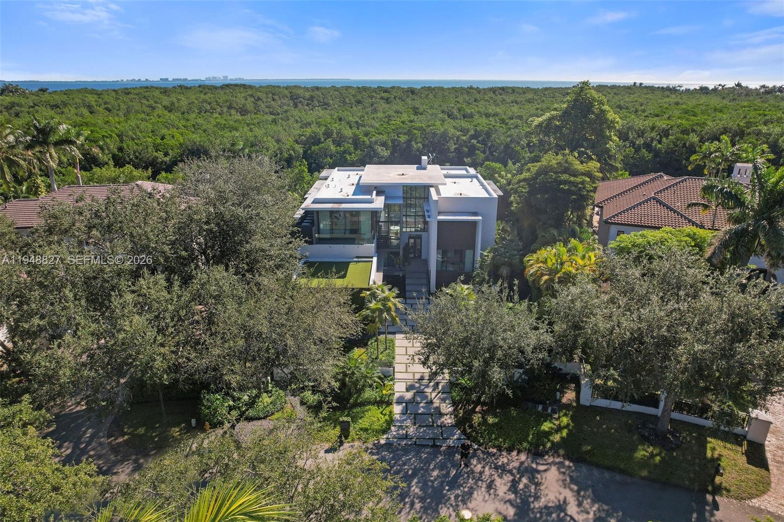 132 Paloma Dr Coral Gables, FL 33143