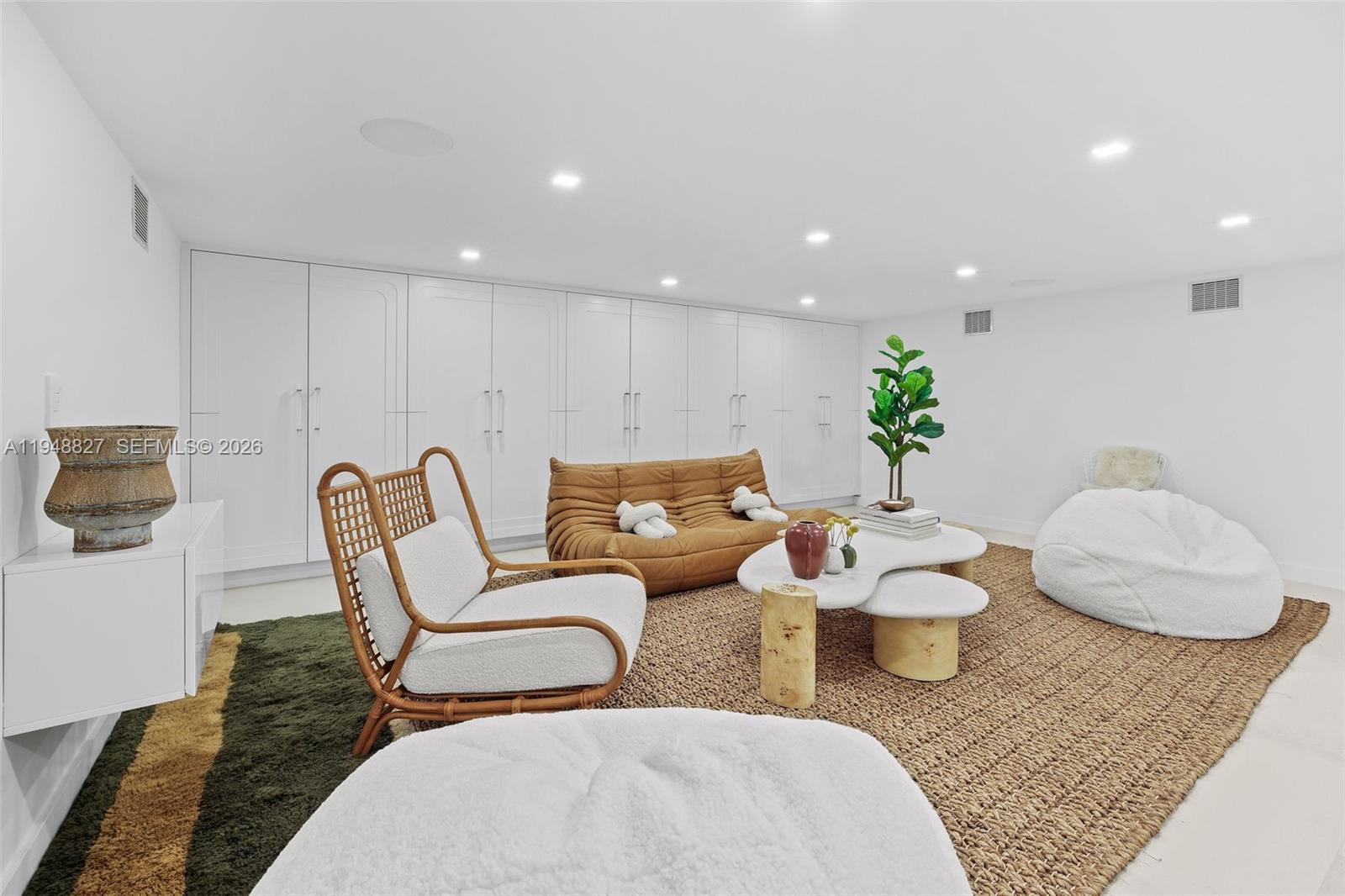 132 Paloma Dr Coral Gables, FL 33143