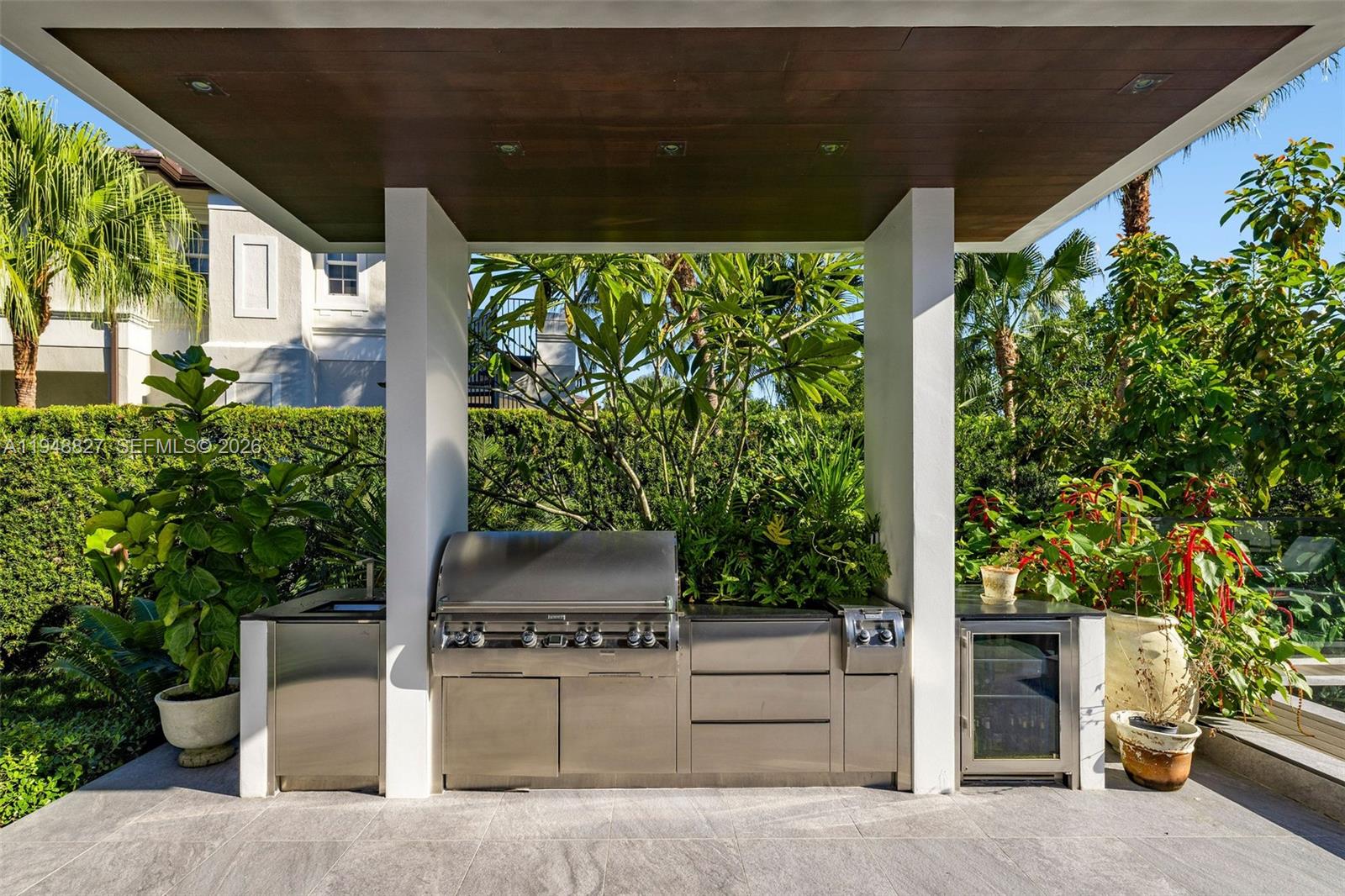 132 Paloma Dr Coral Gables, FL 33143