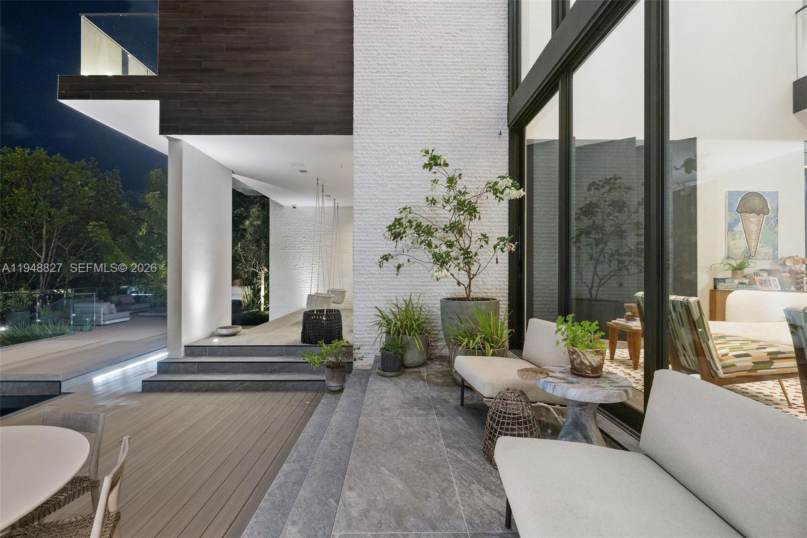 132 Paloma Dr Coral Gables, FL 33143