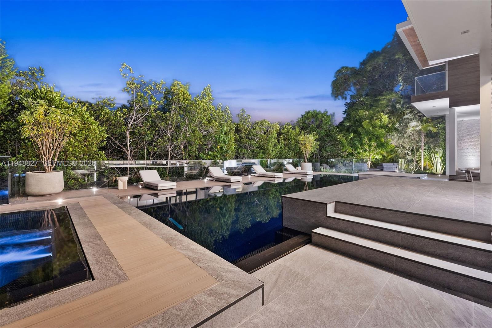 132 Paloma Dr Coral Gables, FL 33143