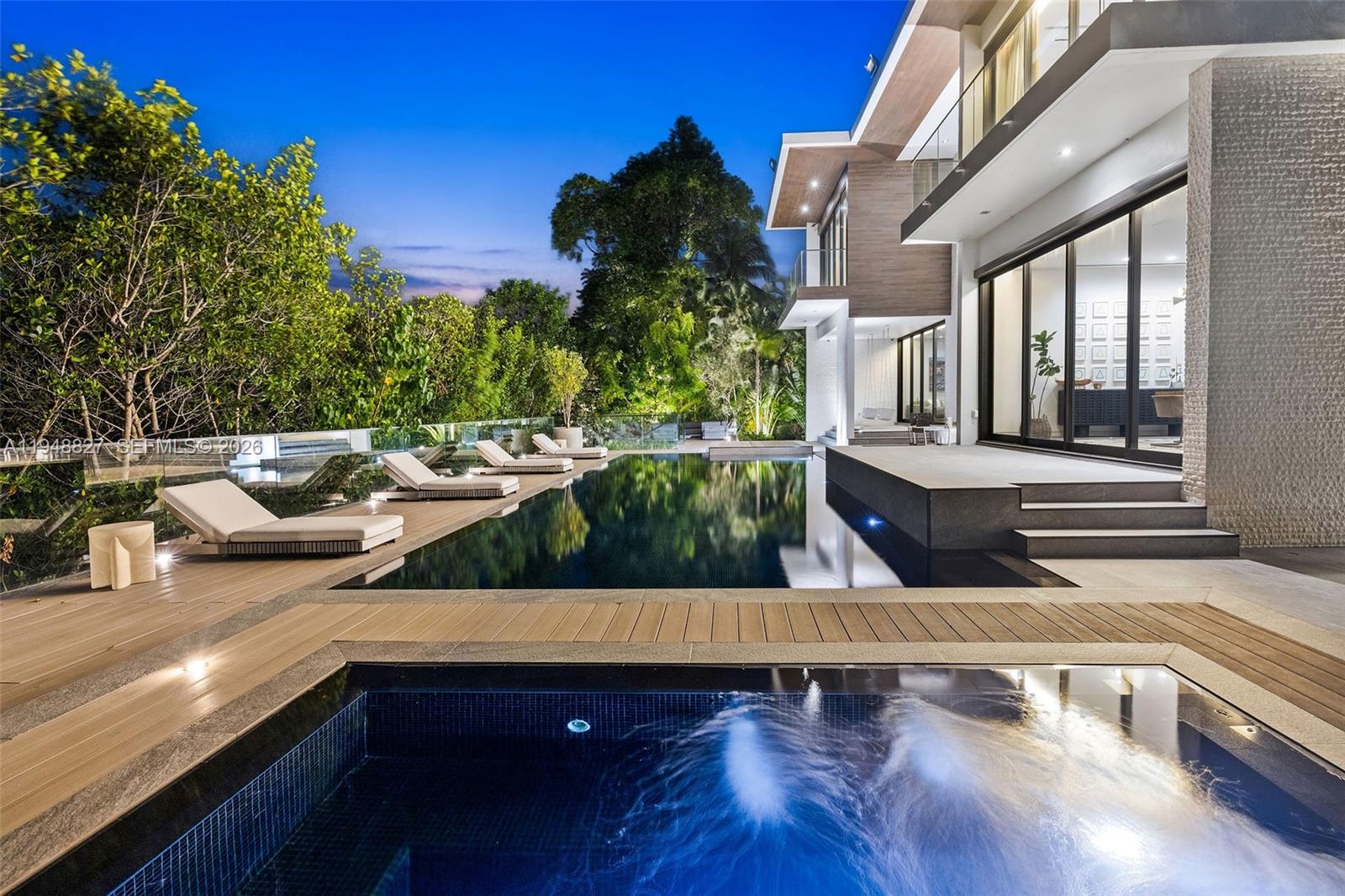 132 Paloma Dr Coral Gables, FL 33143