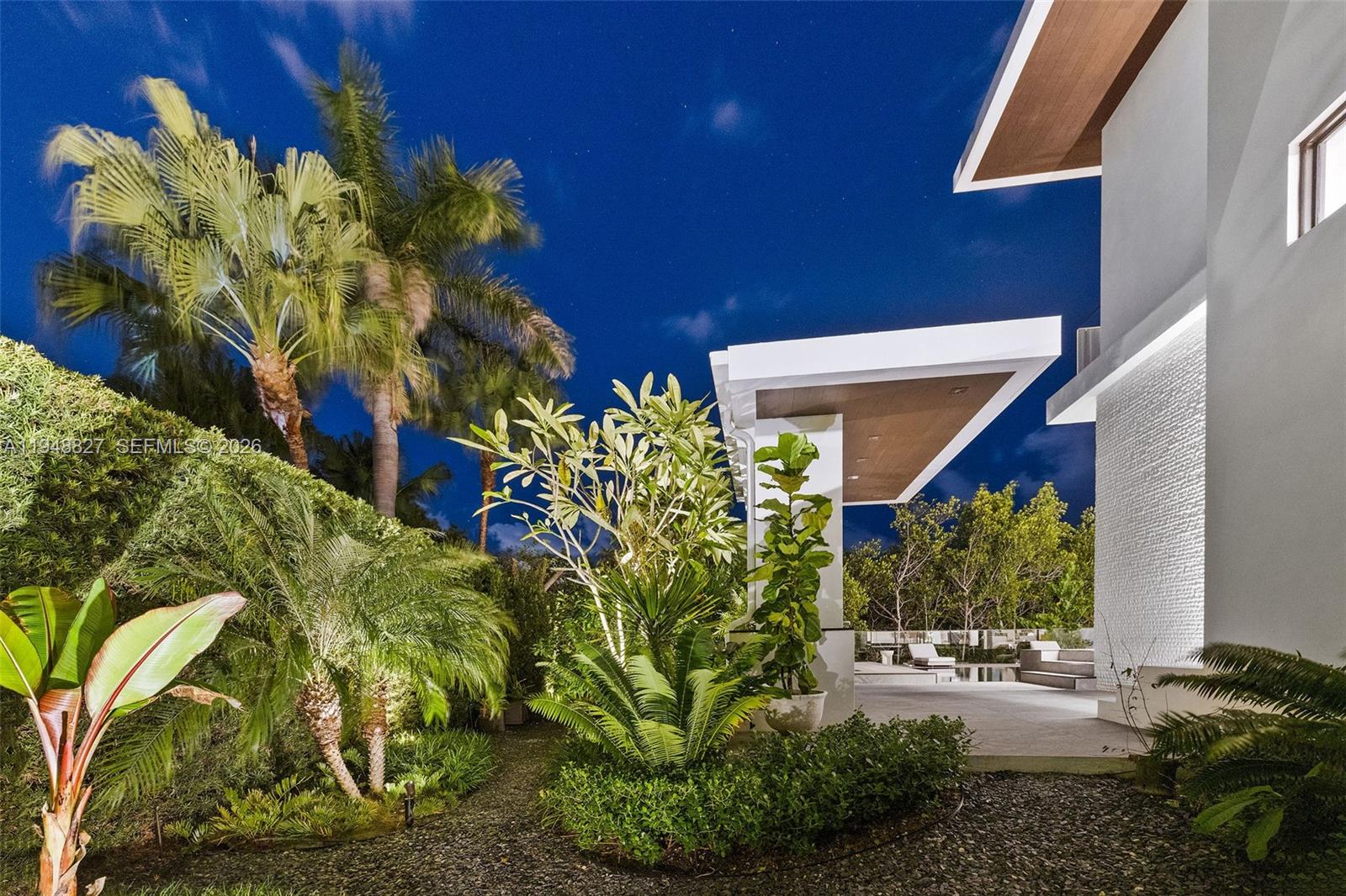 132 Paloma Dr Coral Gables, FL 33143