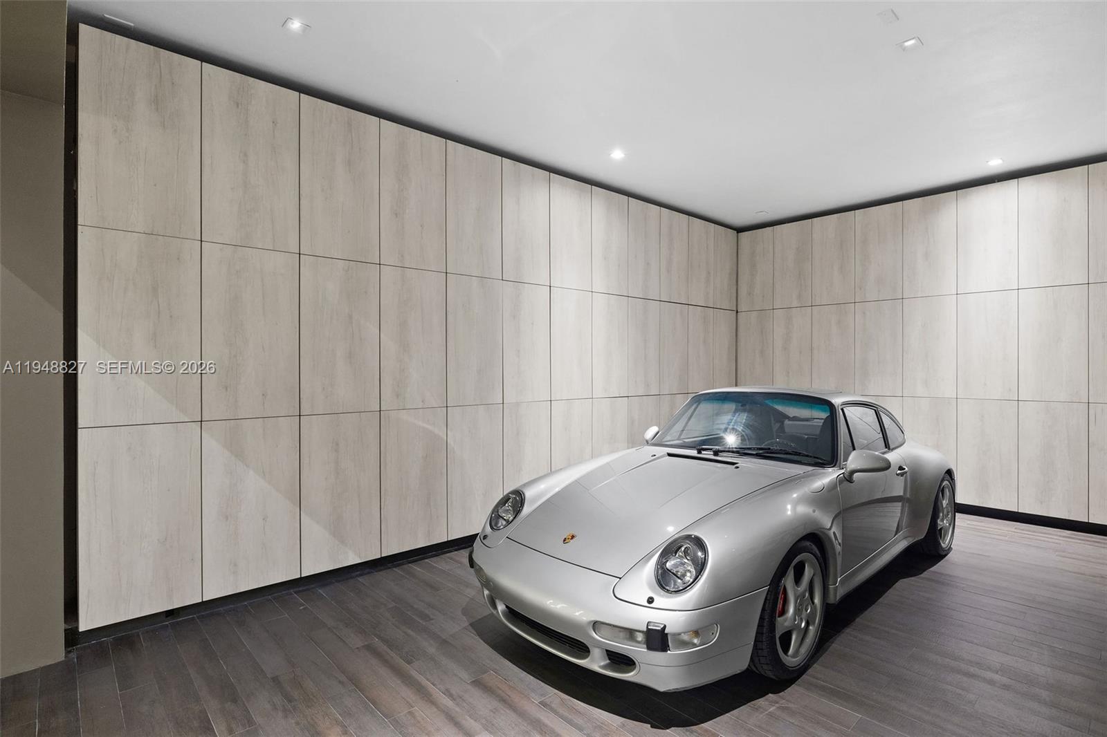 132 Paloma Dr Coral Gables, FL 33143