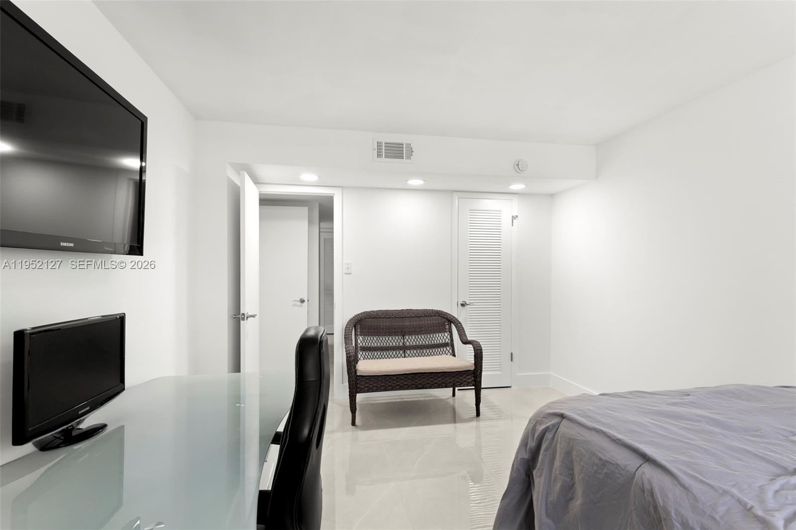 18031 Biscayne Blvd #1604 Aventura, FL 33160