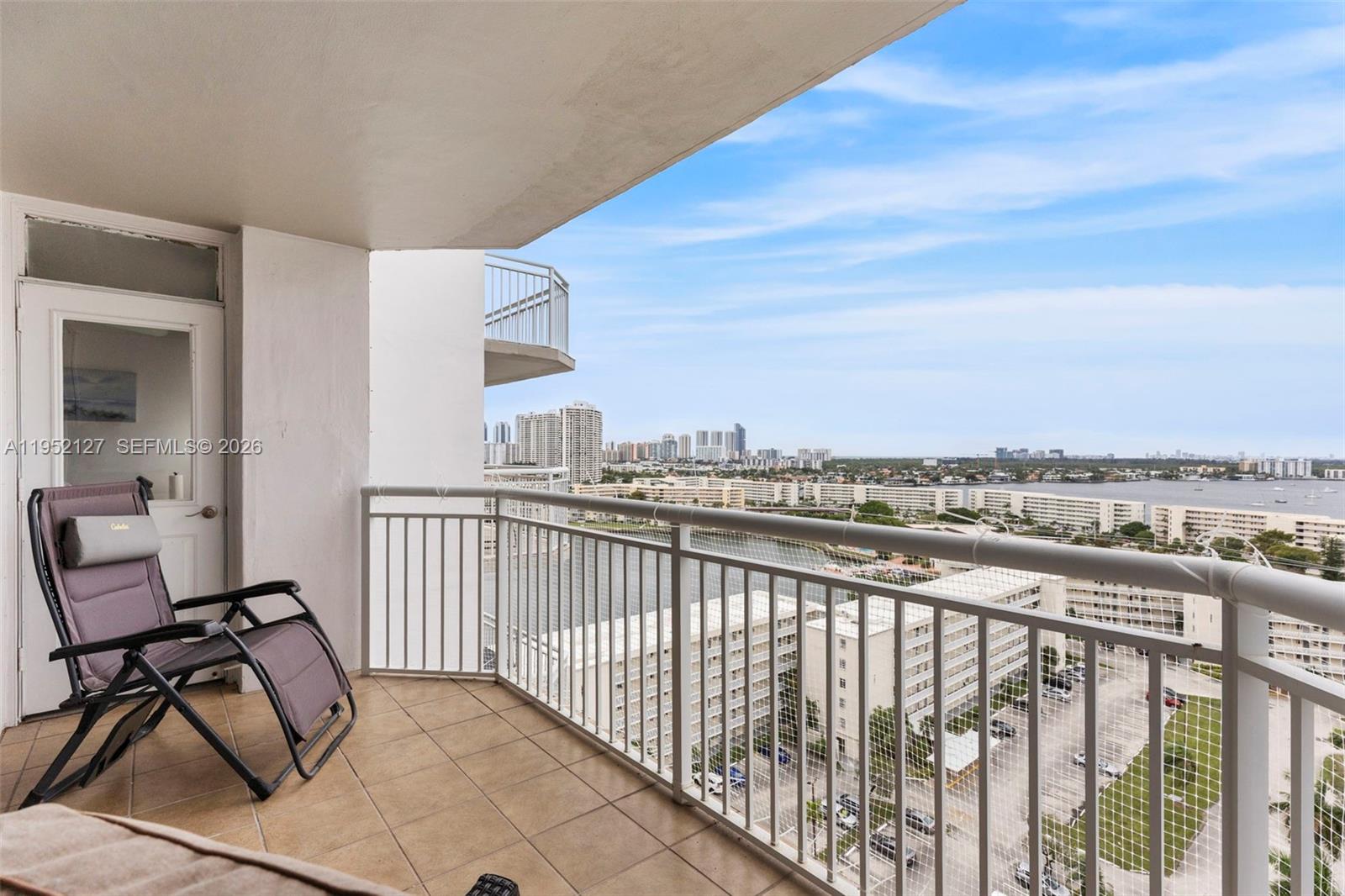 18031 Biscayne Blvd #1604 Aventura, FL 33160