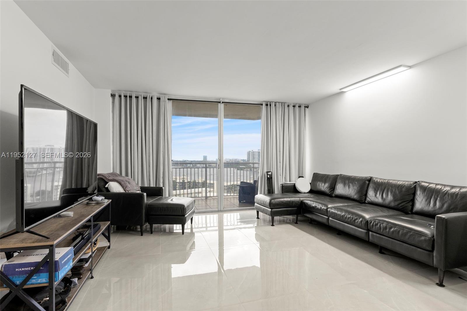 18031 Biscayne Blvd #1604 Aventura, FL 33160
