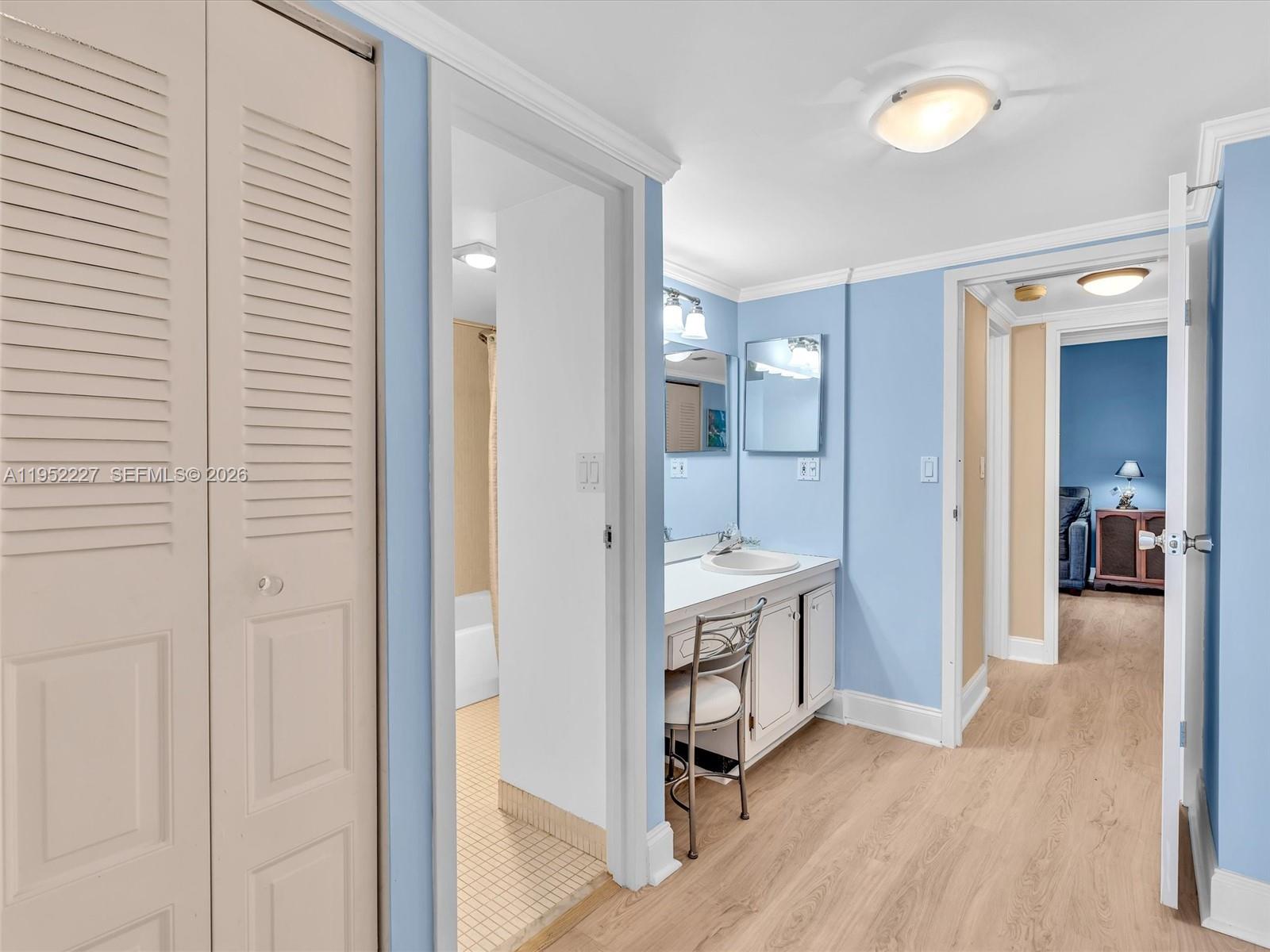 3675 N Country Clb Dr #409 Aventura, FL 33180