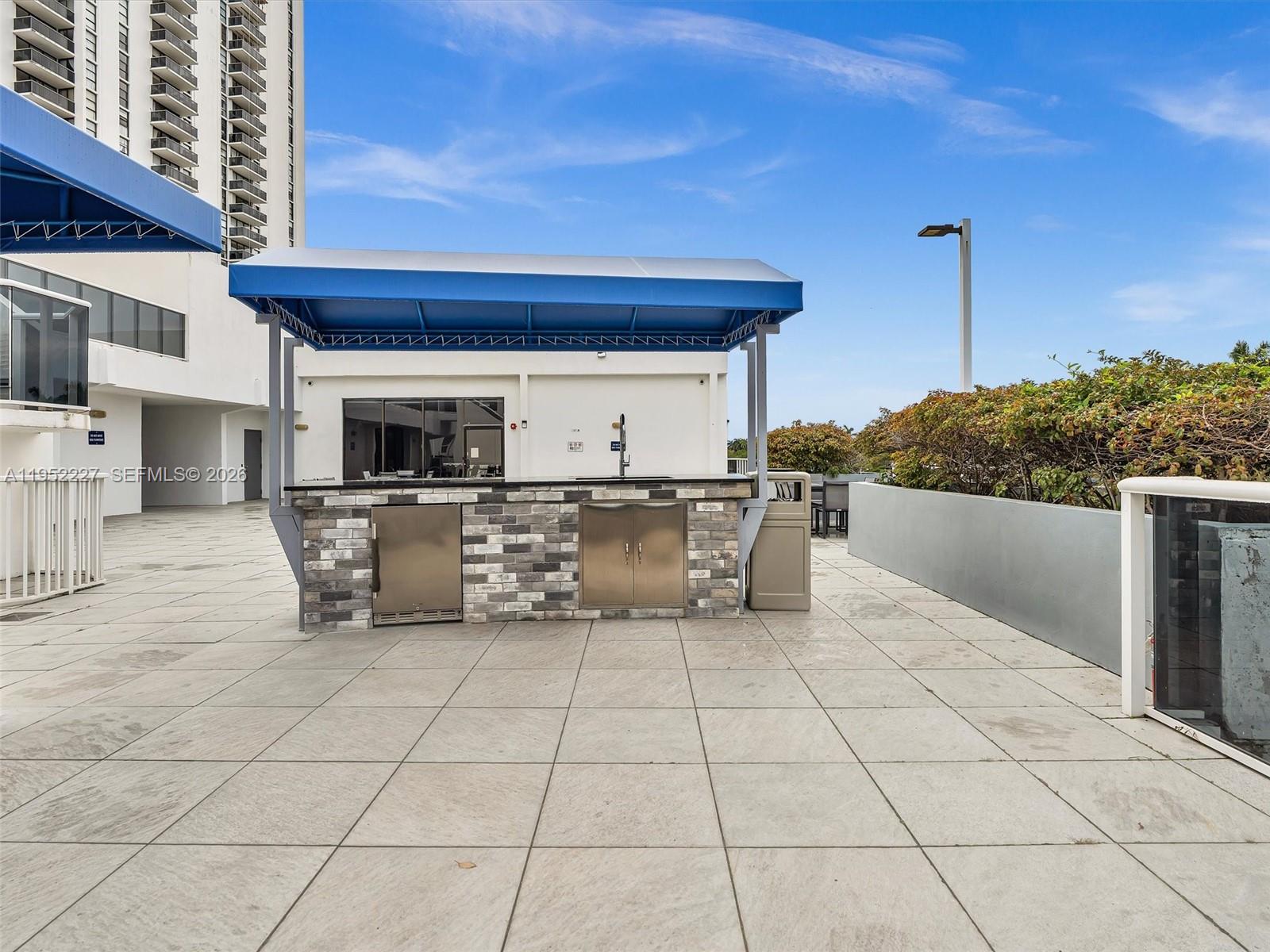 3675 N Country Clb Dr #409 Aventura, FL 33180