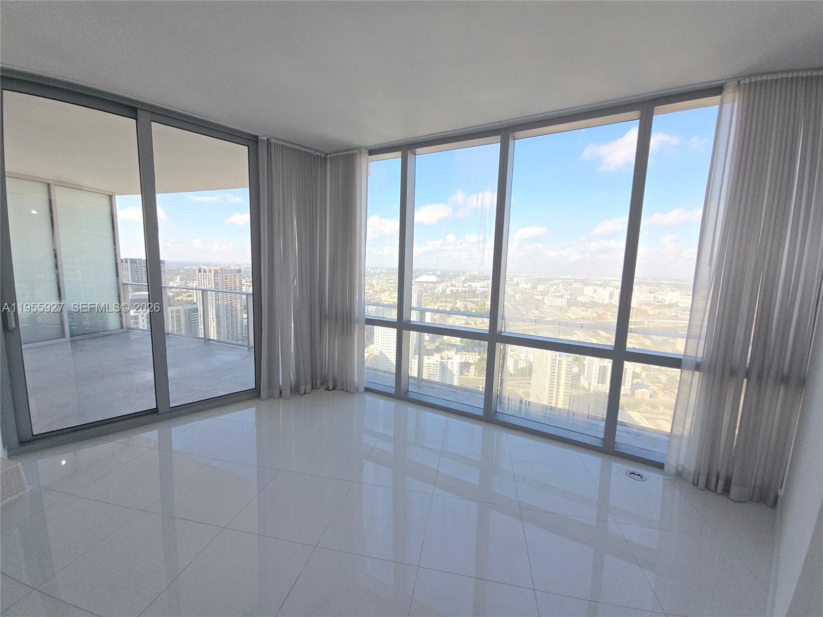 image Paramount Miami Worldcenter1