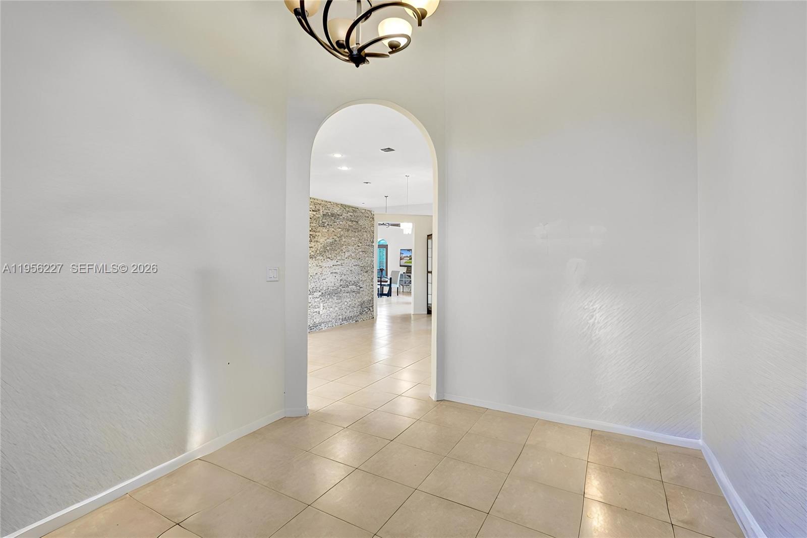 2024 NW 139th Ter Pembroke Pines, FL 33028