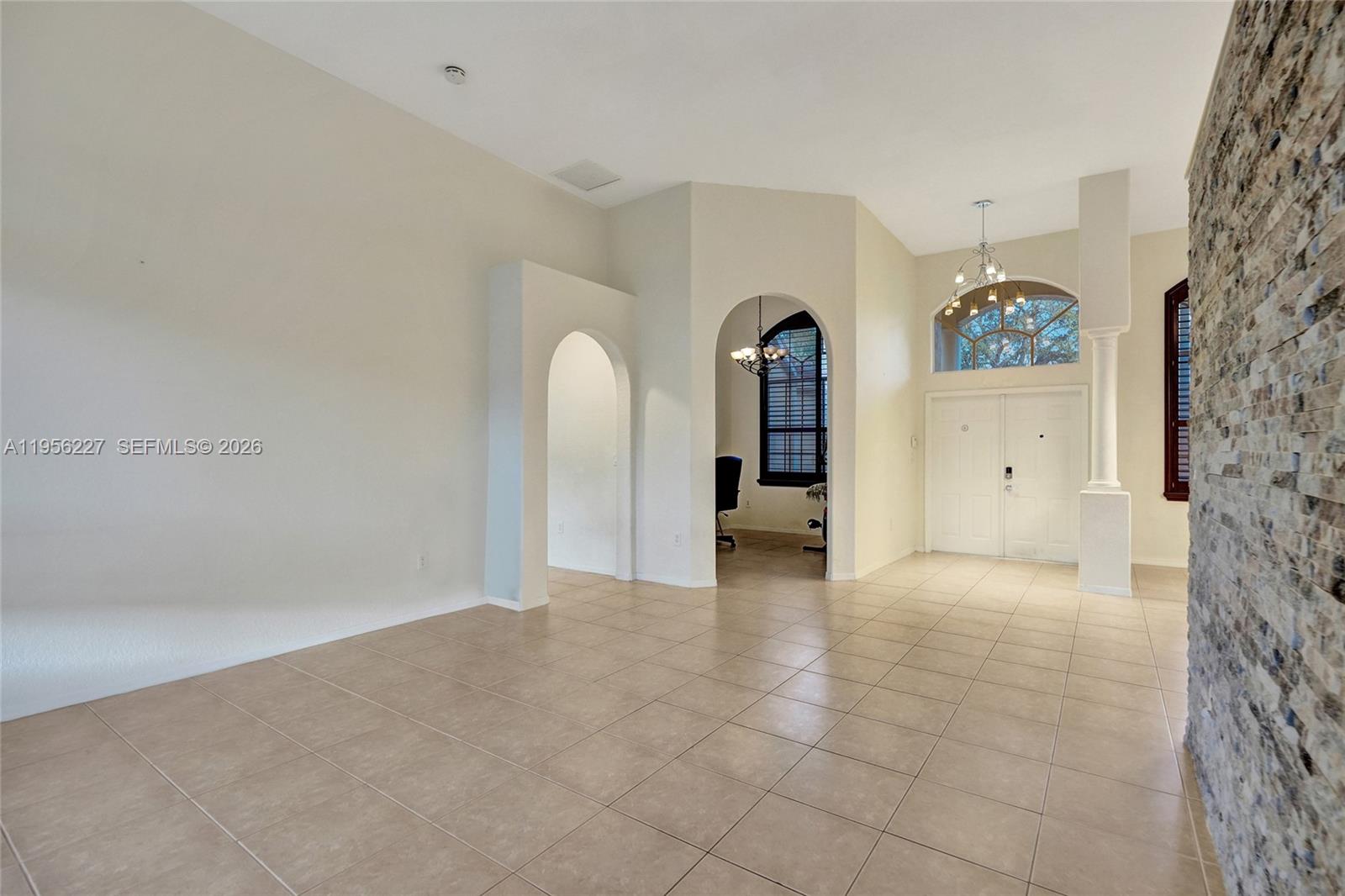 2024 NW 139th Ter Pembroke Pines, FL 33028