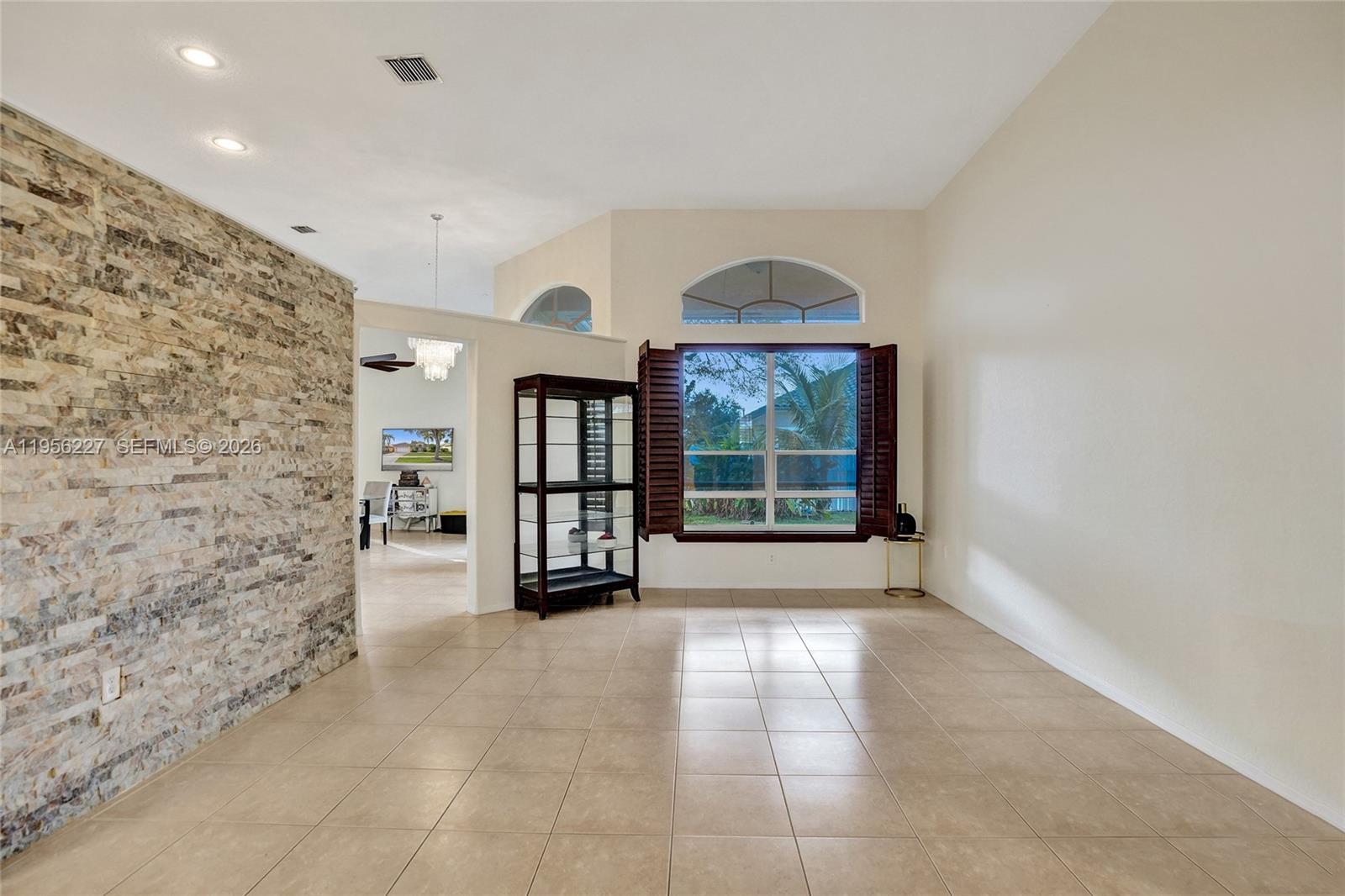 2024 NW 139th Ter Pembroke Pines, FL 33028