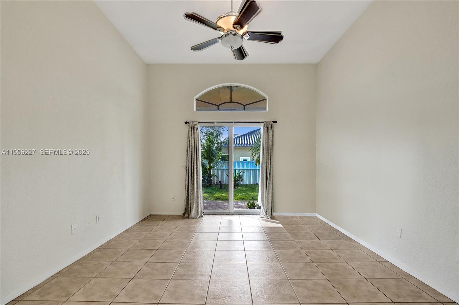 2024 NW 139th Ter Pembroke Pines, FL 33028
