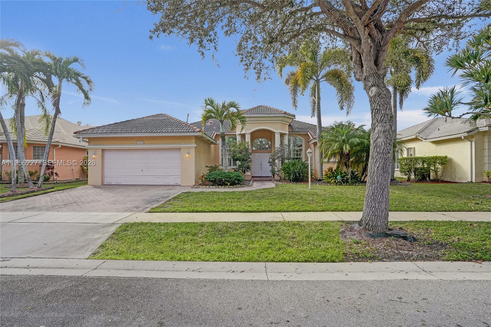 2024 NW 139th Ter Pembroke Pines, FL 33028