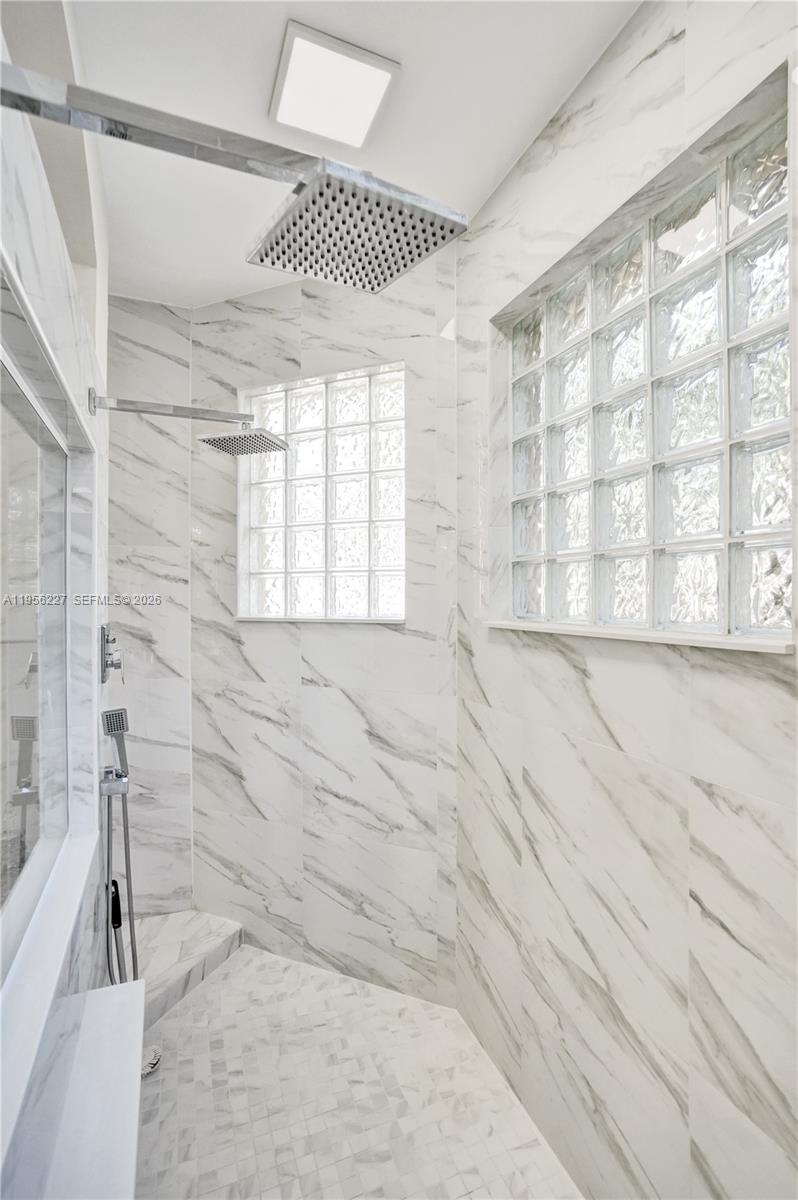 2024 NW 139th Ter Pembroke Pines, FL 33028