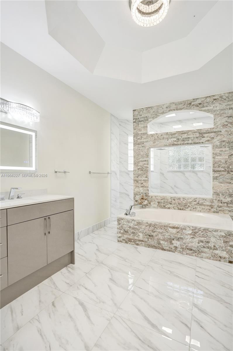 2024 NW 139th Ter Pembroke Pines, FL 33028