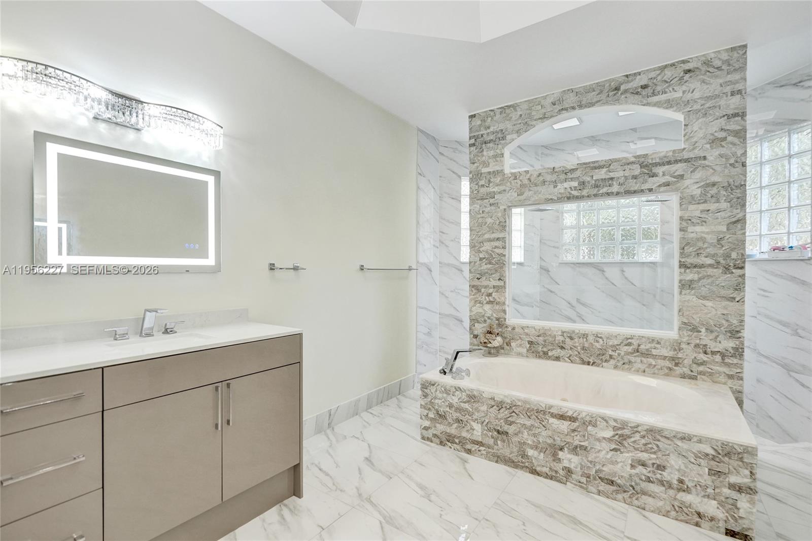 2024 NW 139th Ter Pembroke Pines, FL 33028