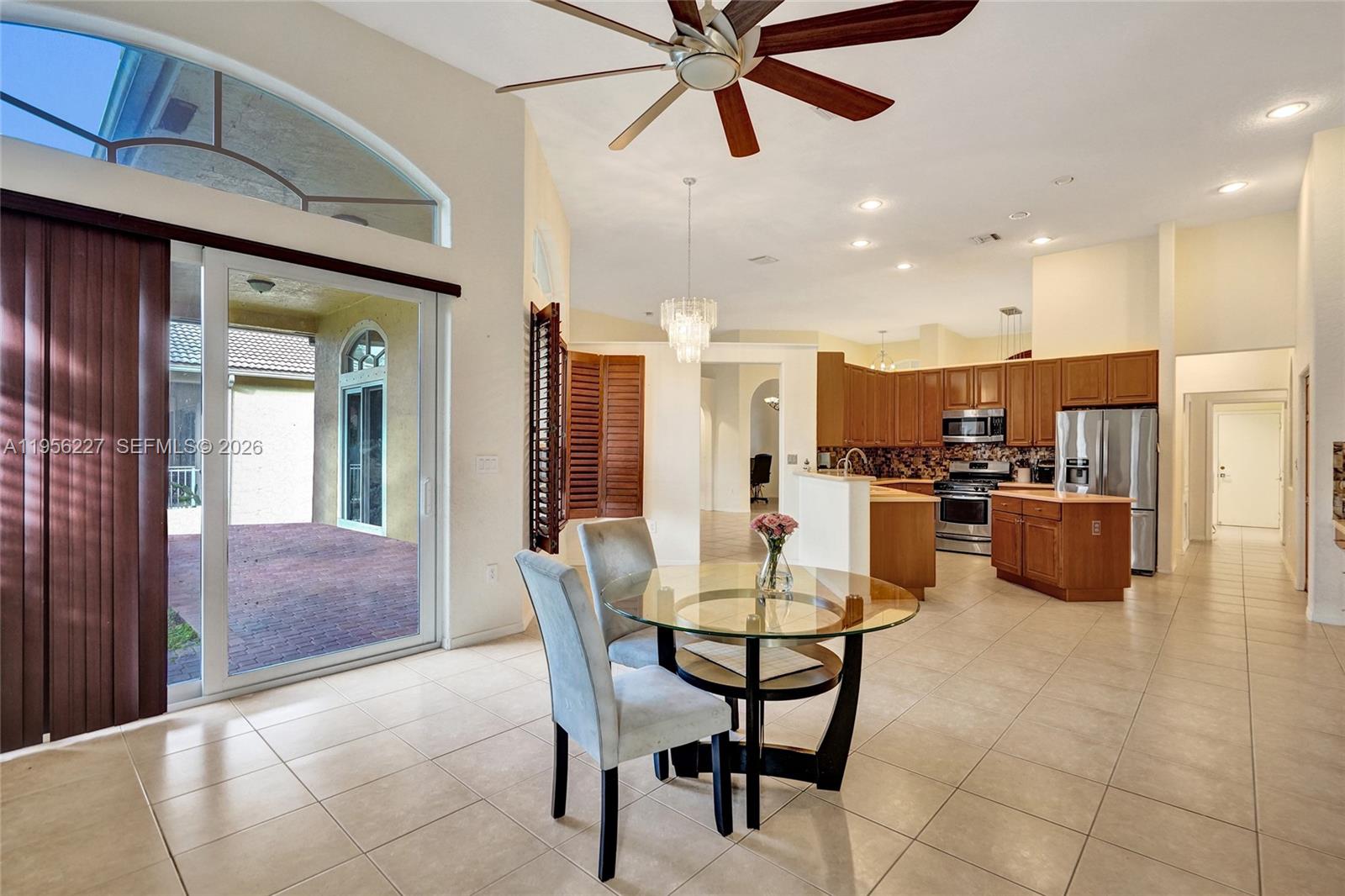 2024 NW 139th Ter Pembroke Pines, FL 33028