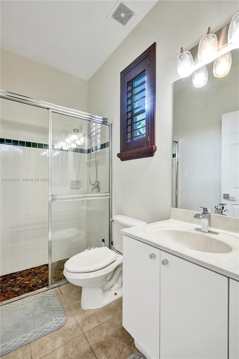 2024 NW 139th Ter Pembroke Pines, FL 33028