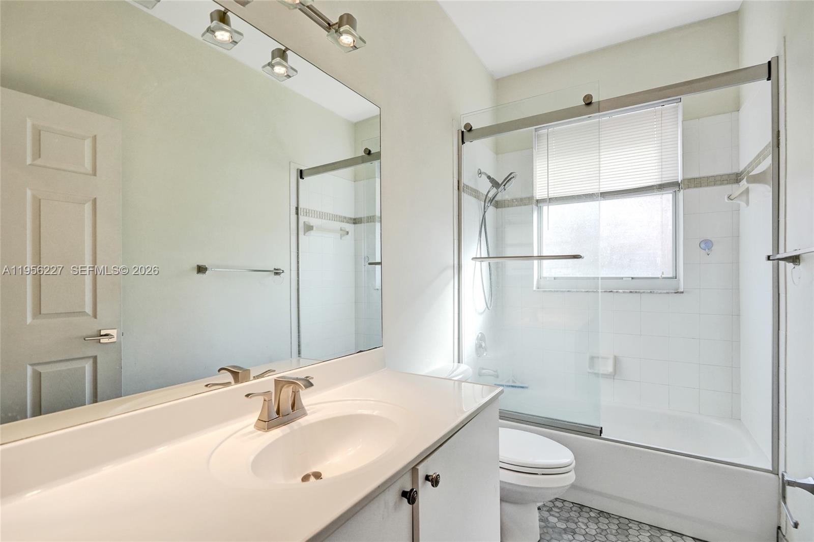 2024 NW 139th Ter Pembroke Pines, FL 33028