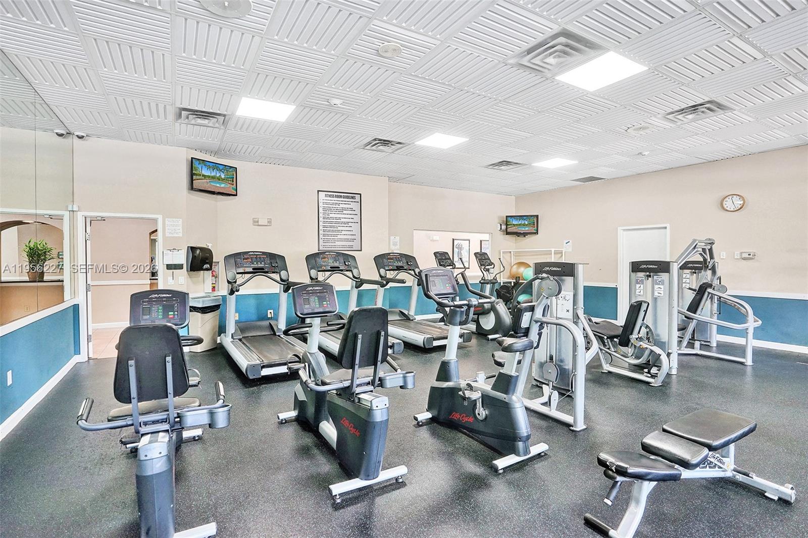 2024 NW 139th Ter Pembroke Pines, FL 33028