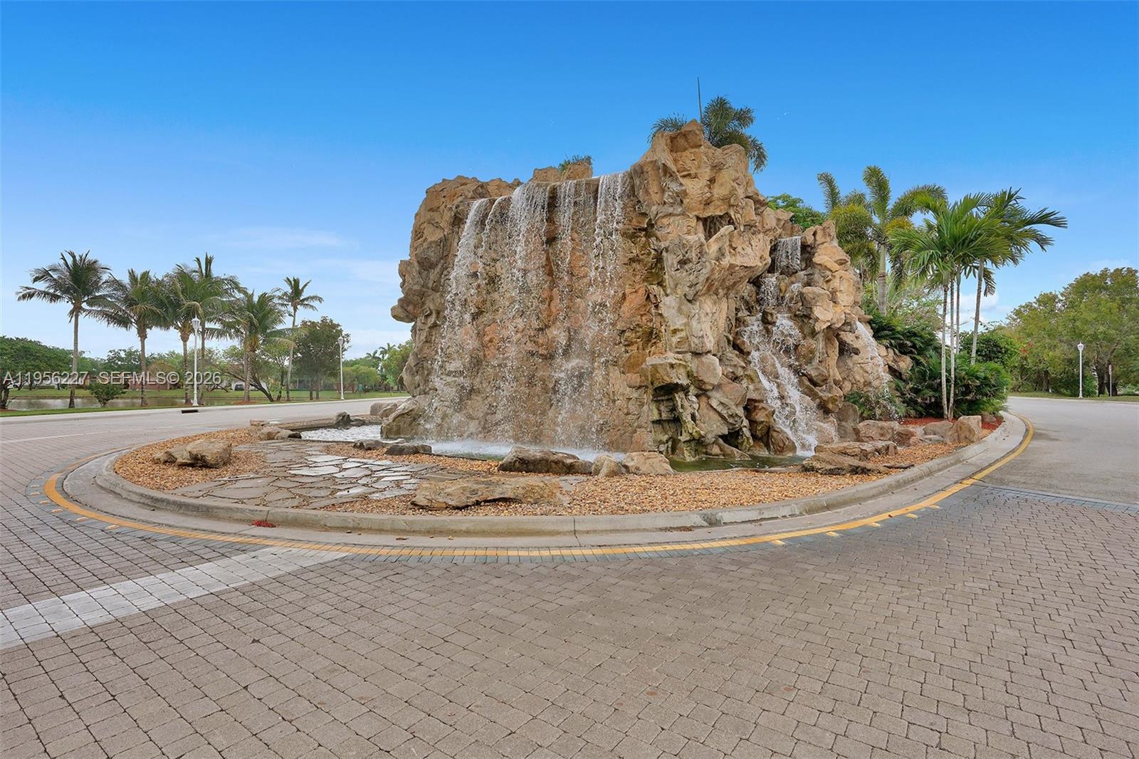 2024 NW 139th Ter Pembroke Pines, FL 33028