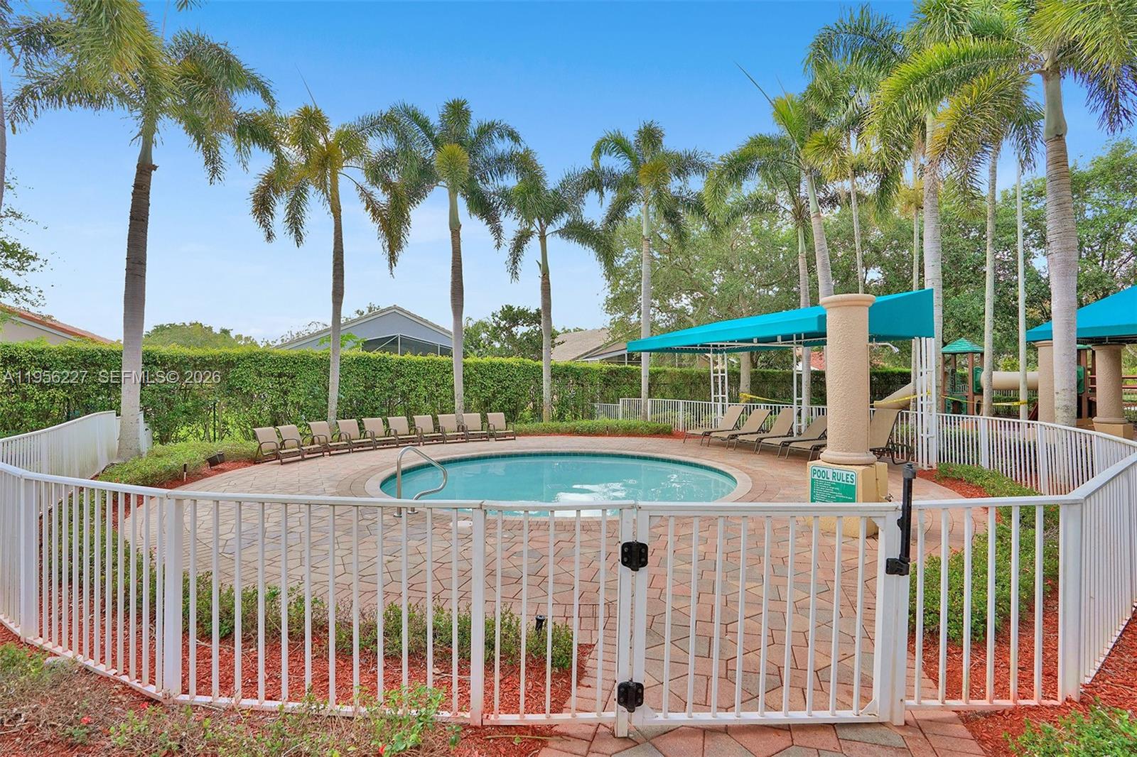 2024 NW 139th Ter Pembroke Pines, FL 33028