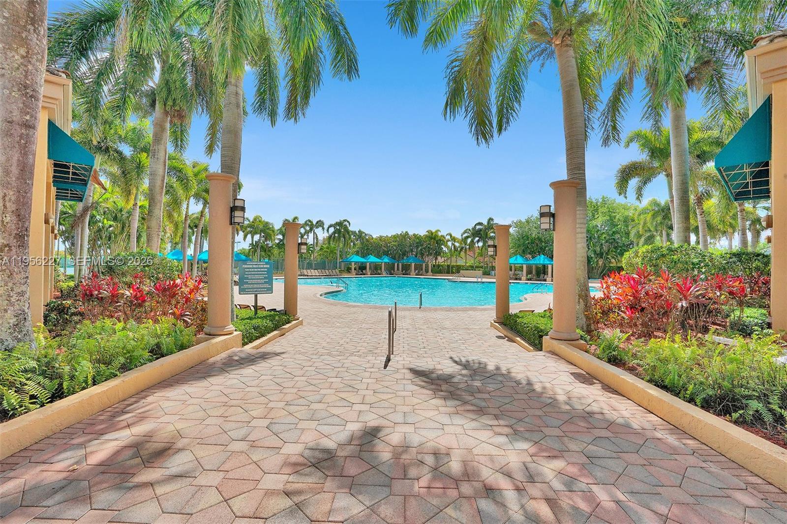 2024 NW 139th Ter Pembroke Pines, FL 33028