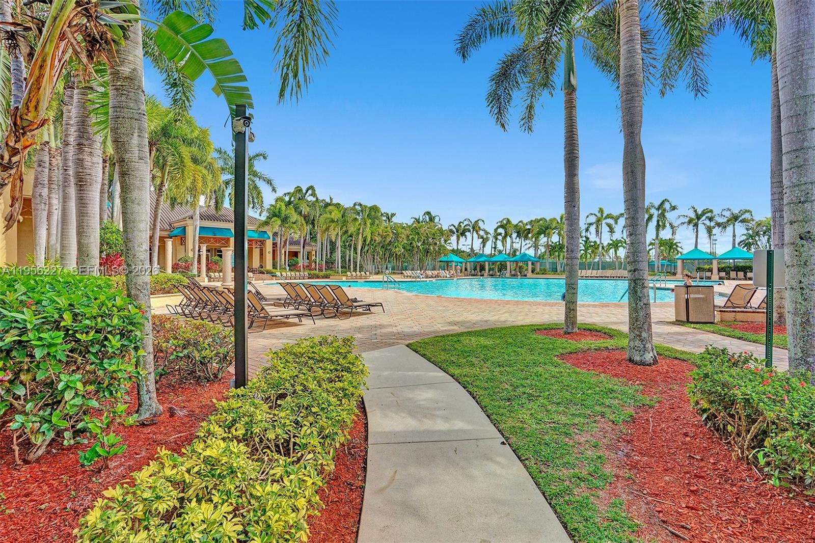 2024 NW 139th Ter Pembroke Pines, FL 33028