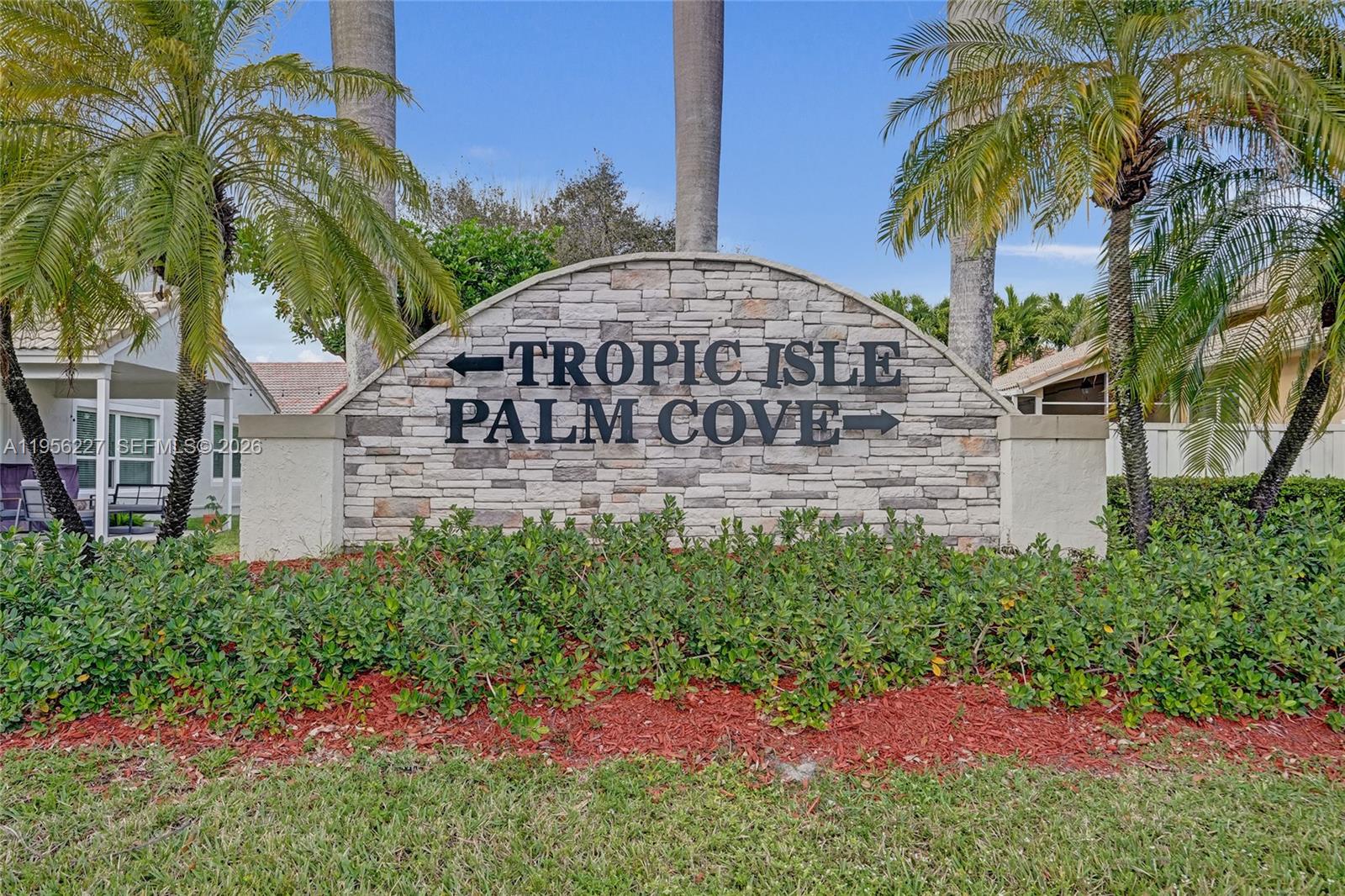 2024 NW 139th Ter Pembroke Pines, FL 33028