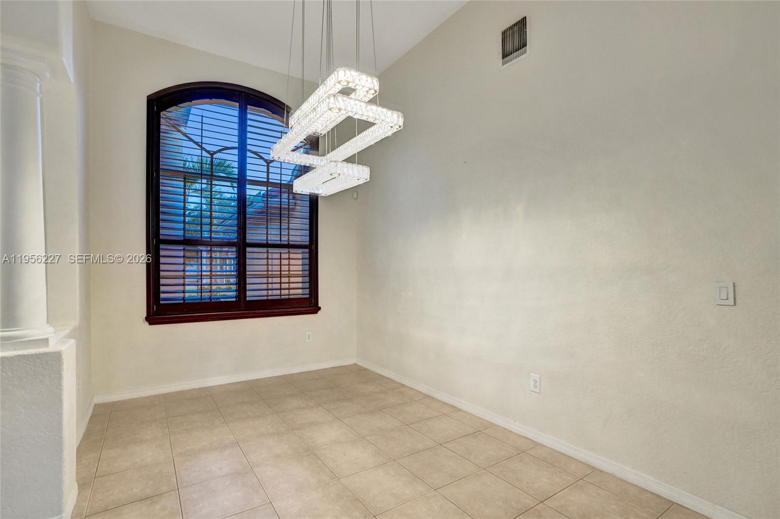 2024 NW 139th Ter Pembroke Pines, FL 33028