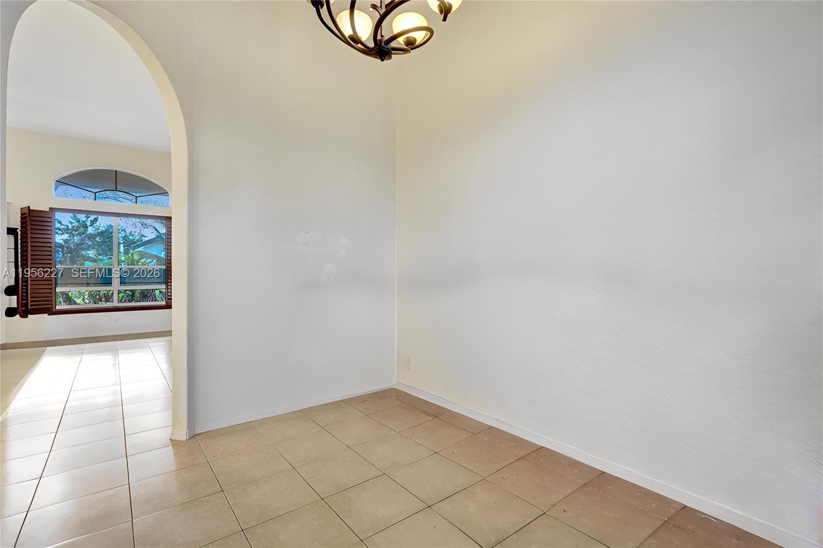 2024 NW 139th Ter Pembroke Pines, FL 33028