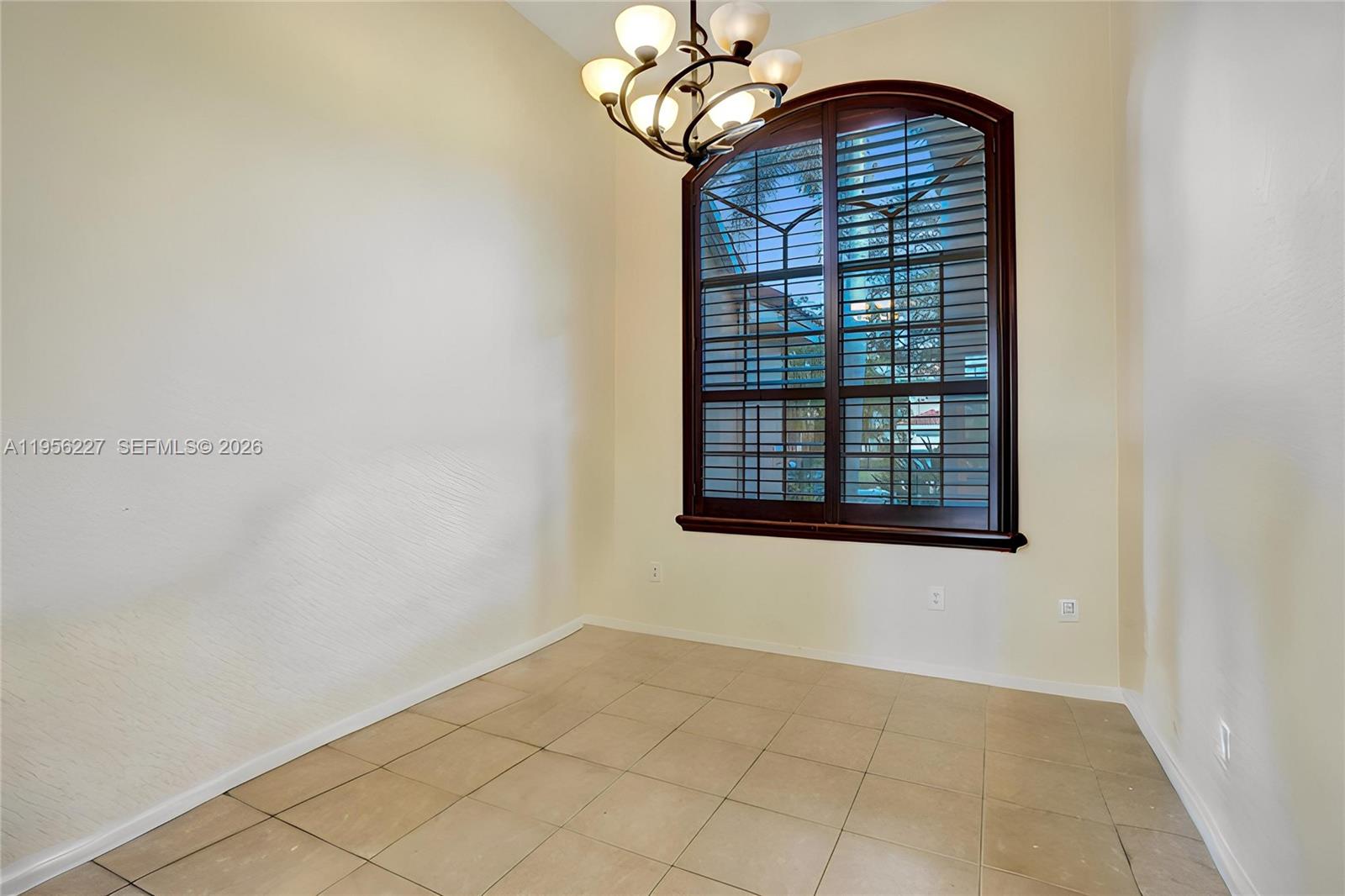 2024 NW 139th Ter Pembroke Pines, FL 33028