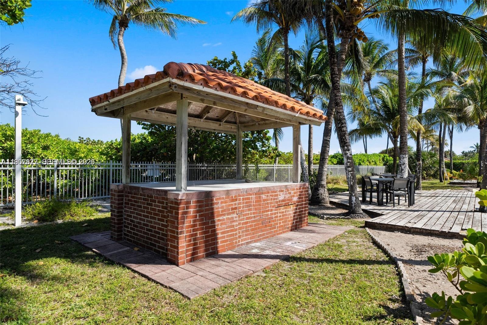 2655 Collins Ave #1106 Miami Beach, FL 33140