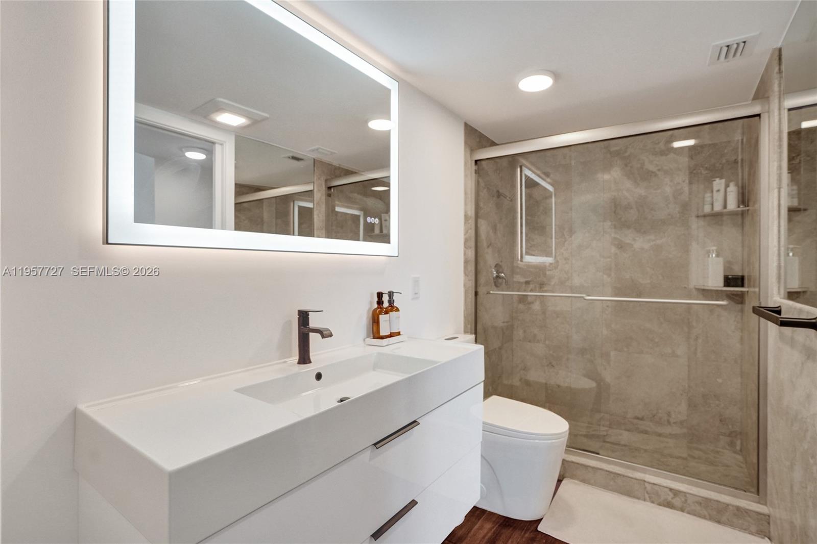 10000 W Bay Hbr Dr #PH23 Bay Harbor Islands, FL 33154