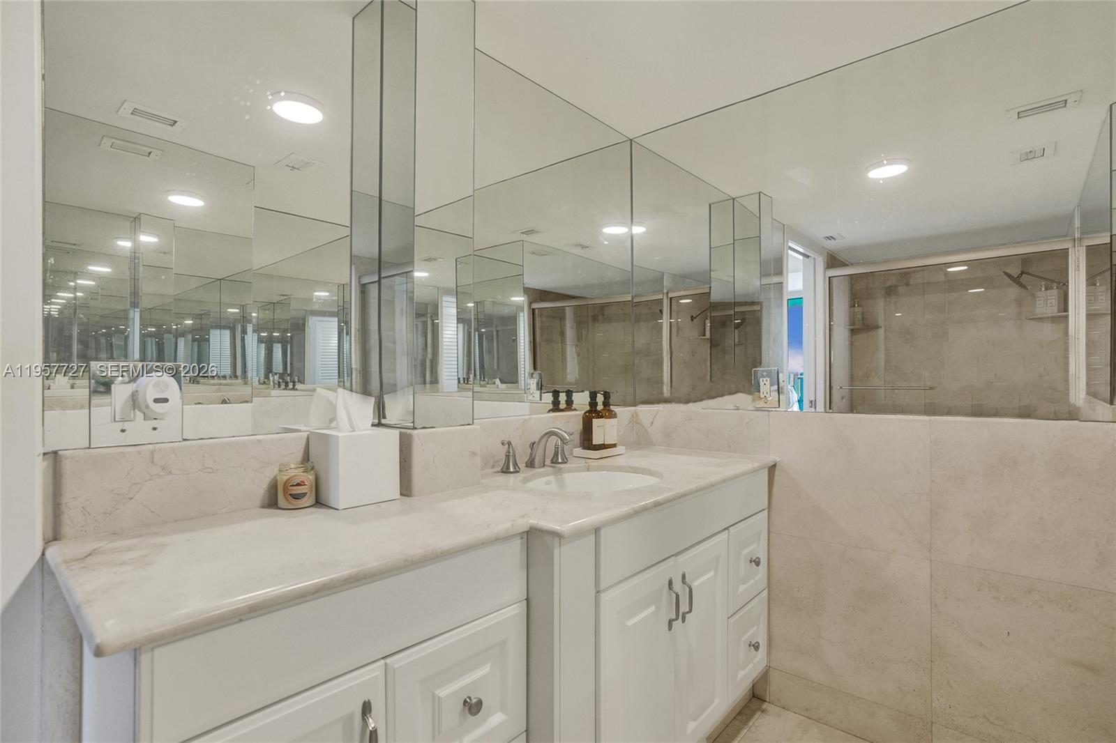 10000 W Bay Hbr Dr #PH23 Bay Harbor Islands, FL 33154