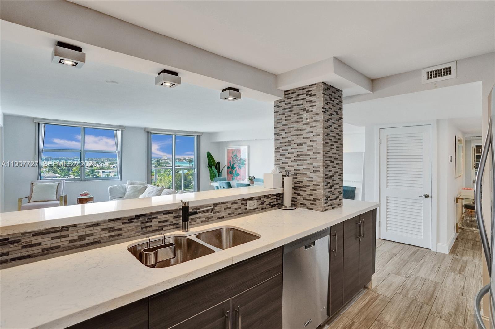 10000 W Bay Hbr Dr #PH23 Bay Harbor Islands, FL 33154