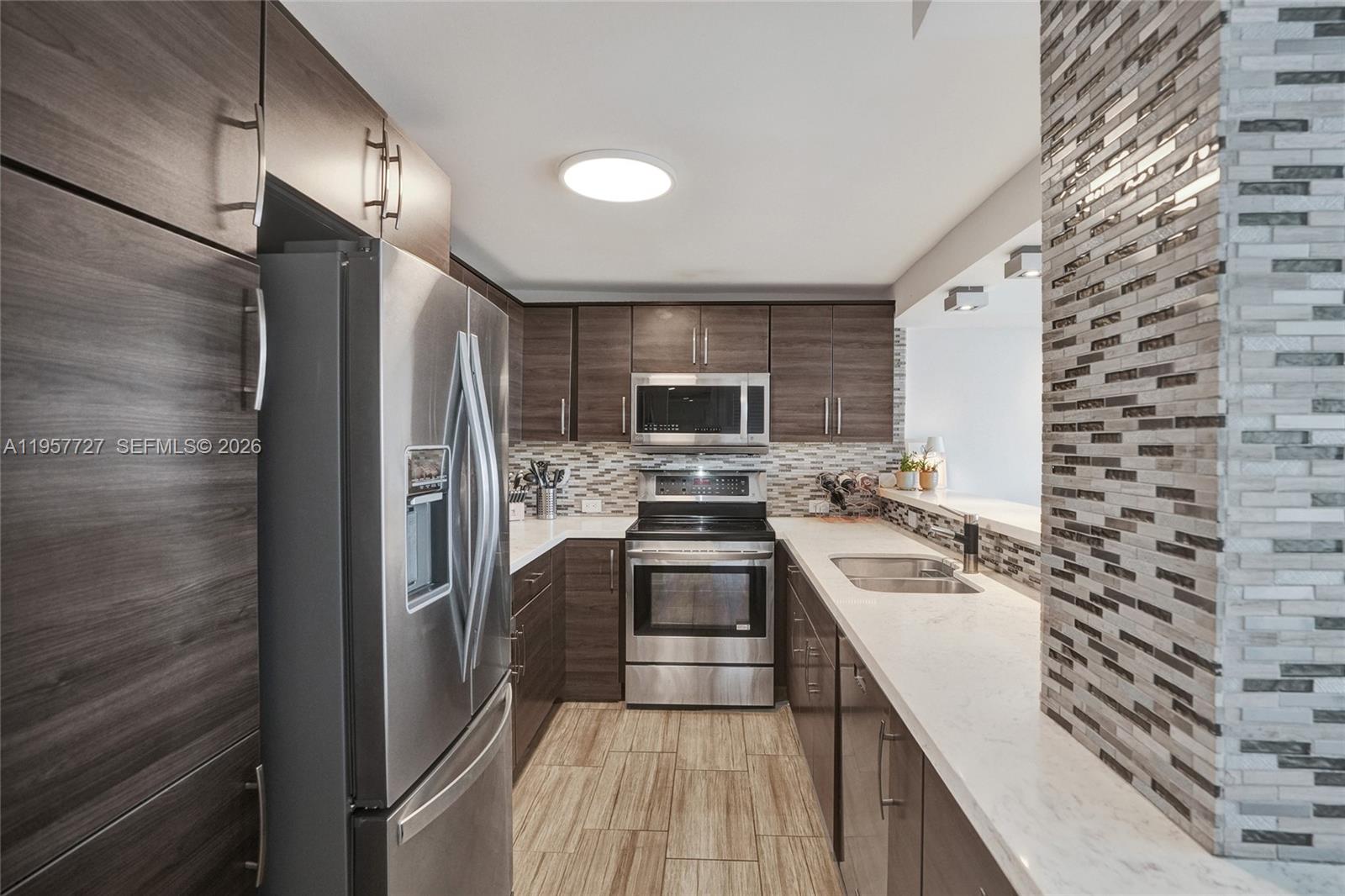 10000 W Bay Hbr Dr #PH23 Bay Harbor Islands, FL 33154